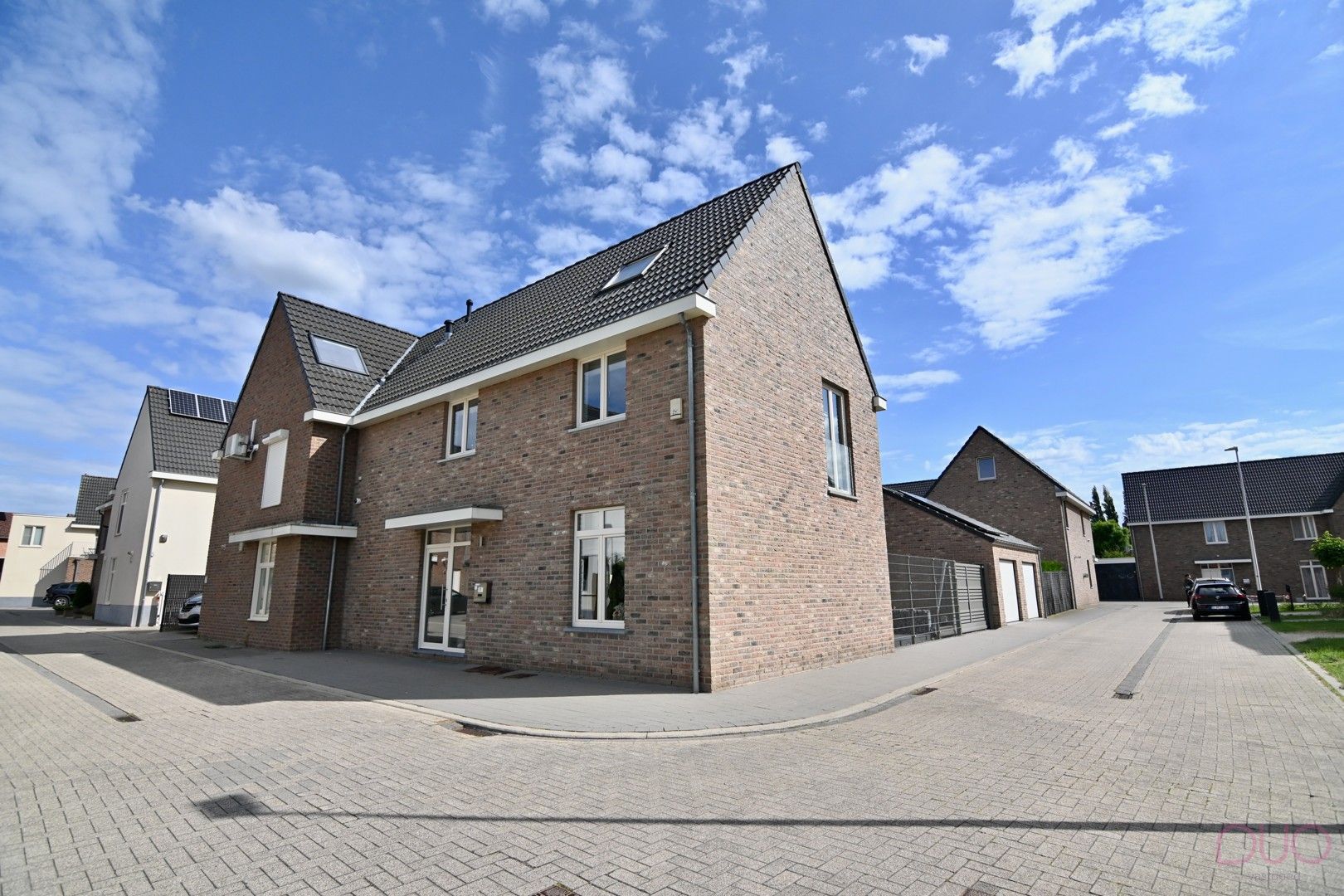 Huis te koop foto {{pictureIndex}}