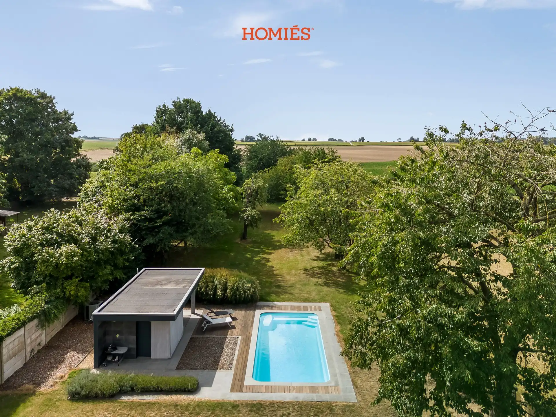 Karaktervolle hoeve met grote tuin en zwembad foto 4