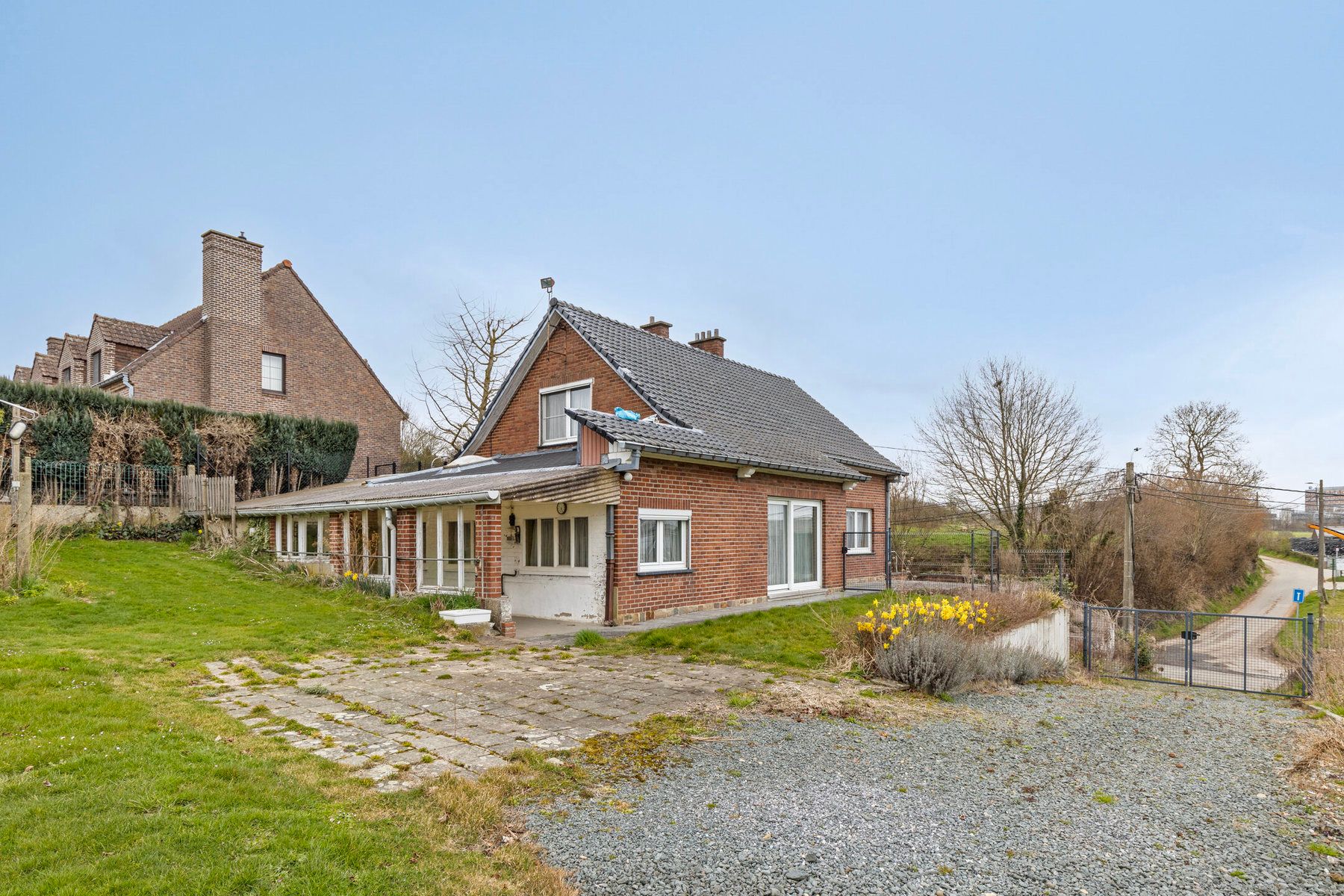 Rustig gelegen villa met 4 slaapkamers en leuke tuin foto 4
