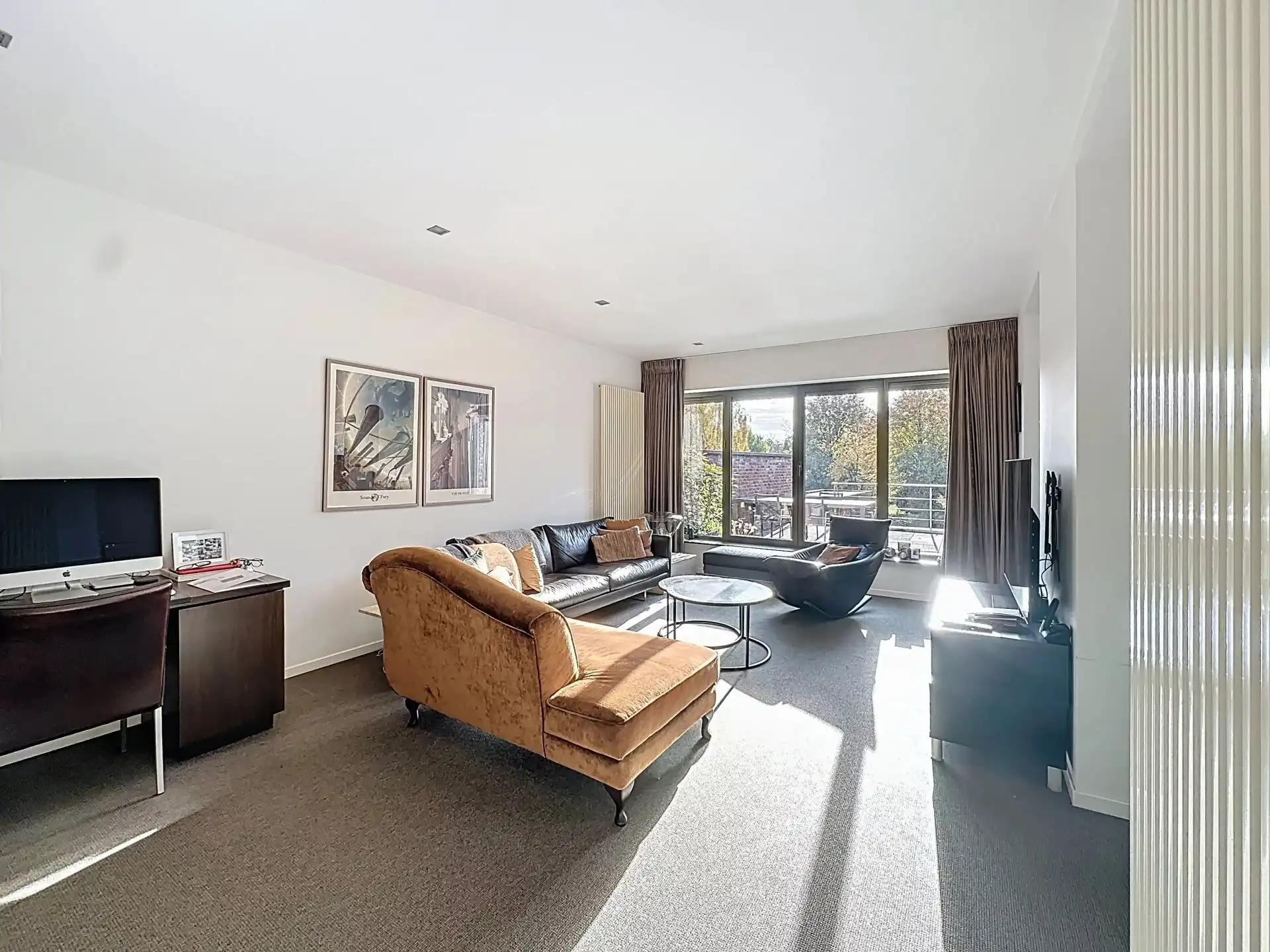 Zeer ruim en luxueus appartement met 2 slaapkamers, terras, tuin en overdekte staanplaats. foto 5