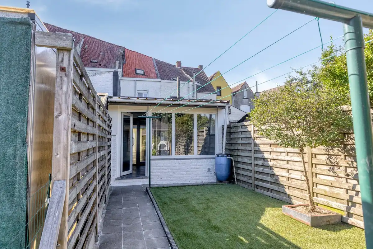 Gerenoveerde woning met 3 slaapkamers! foto 18