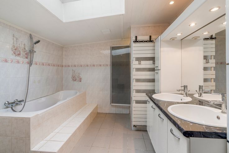 Op te frissen rijwoning op 360m² met 4 slaapkamers + garage & achterliggende loods / werkplaats te Adinkerke (De Panne).  foto 7
