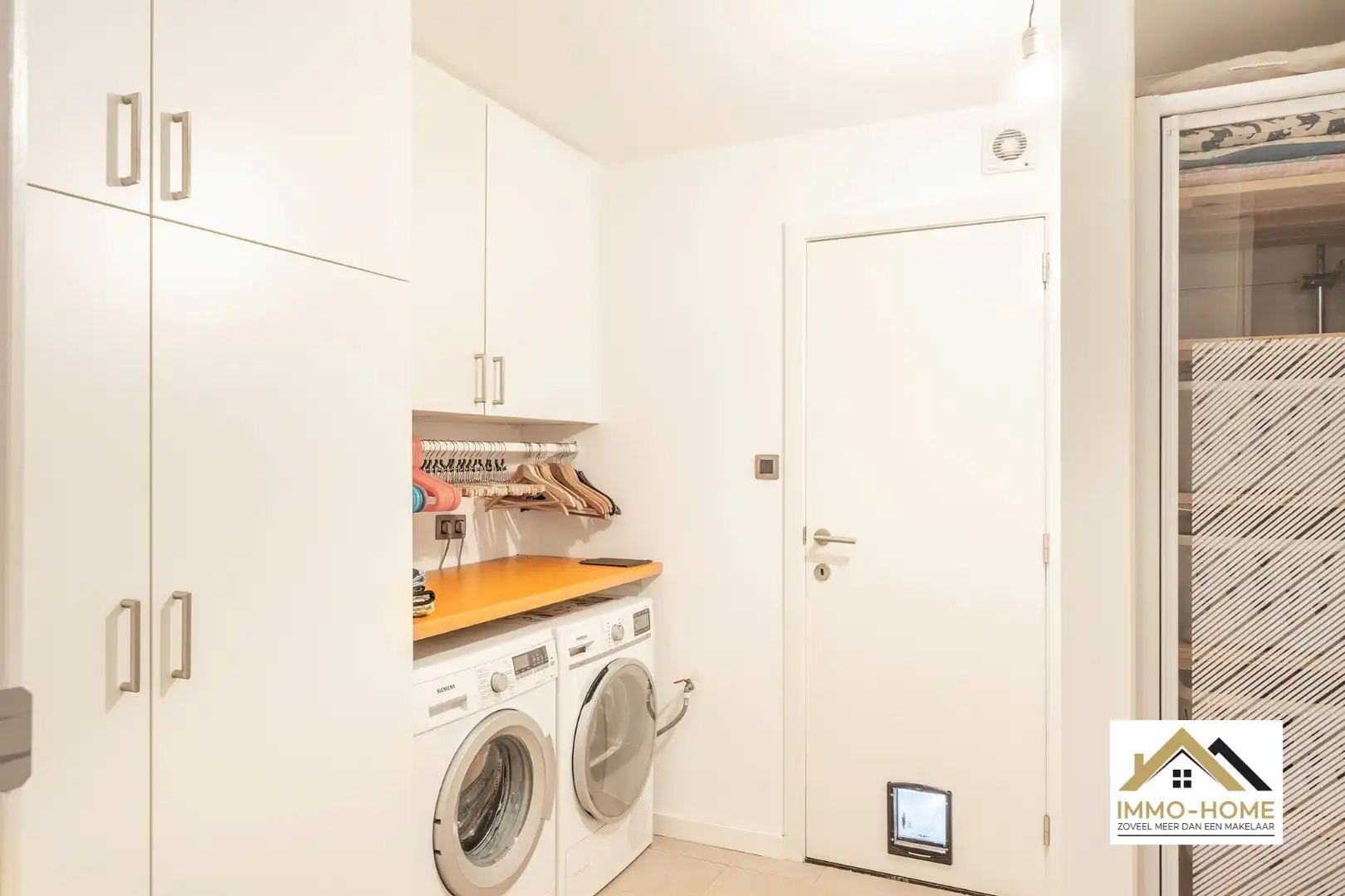 Héél erg ruime gerenoveerde woning met garage nabij centrum Lokeren! foto 16