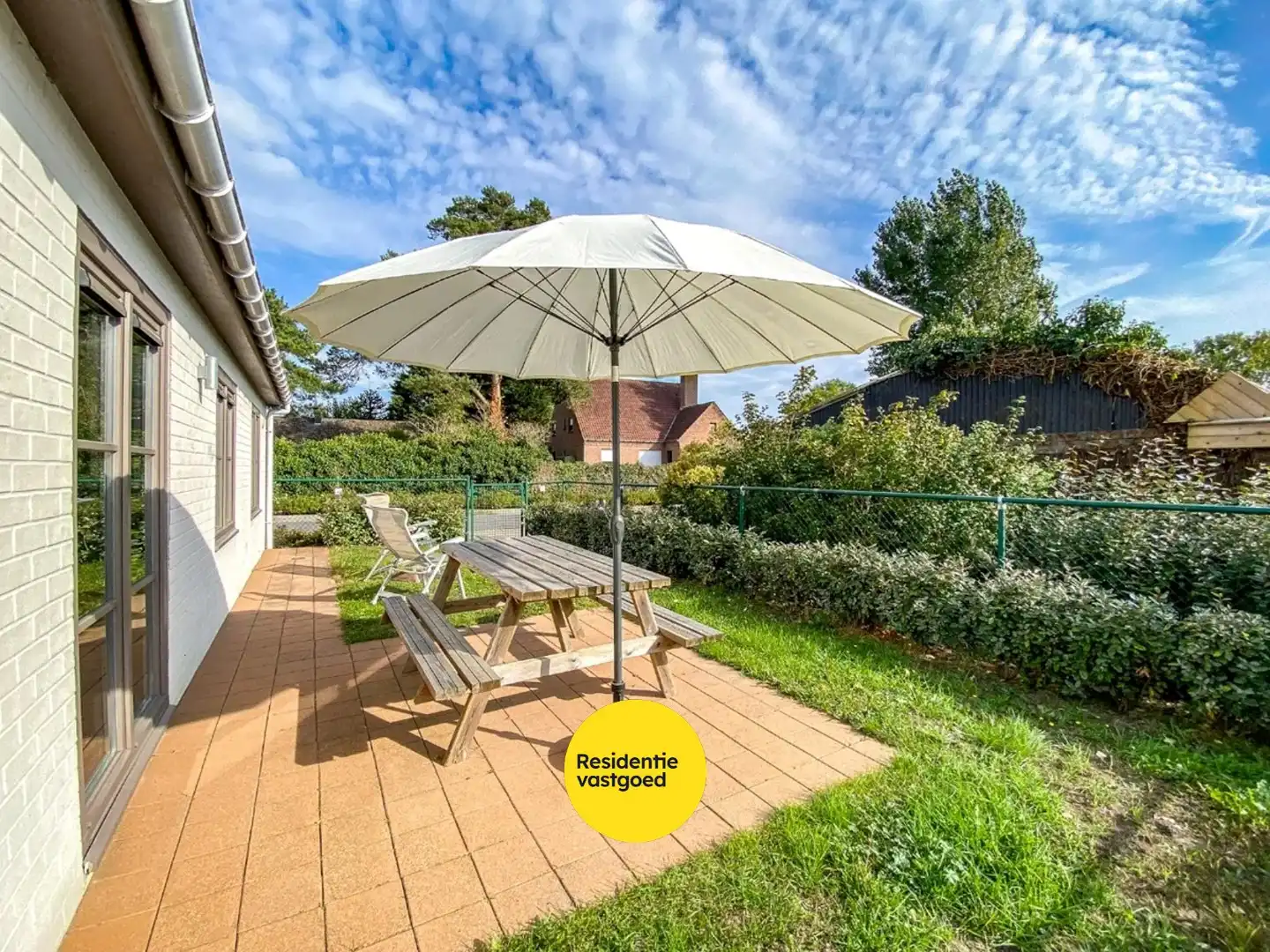 Prachtig onderhouden vakantiewoning (type vissershuis) met 3 slaapkamers en privé-parkeerplaats te Oostduinkerke.  foto 4