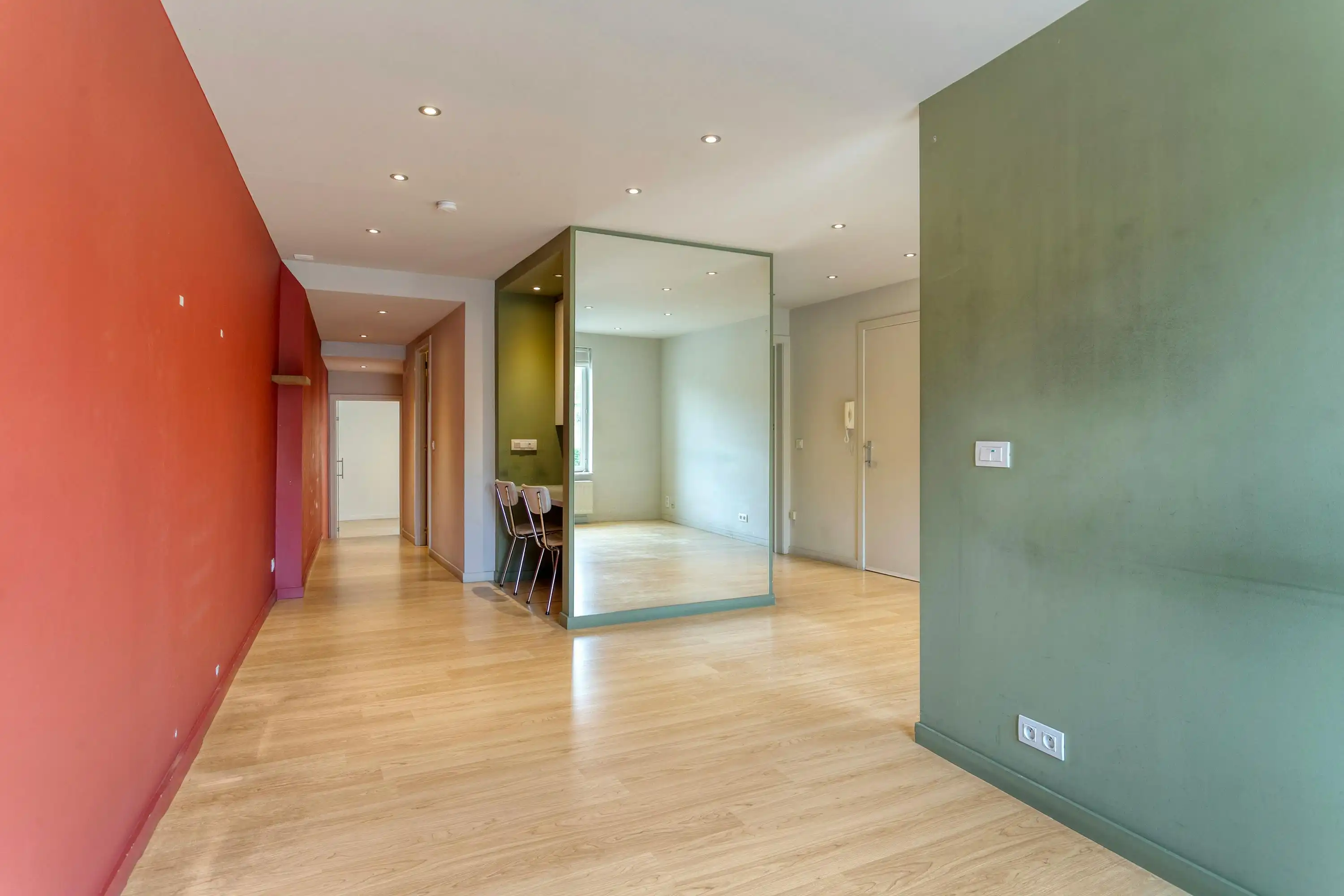 Gelijkvloers appartement + terras langs Damse Vaart te Damme foto 4