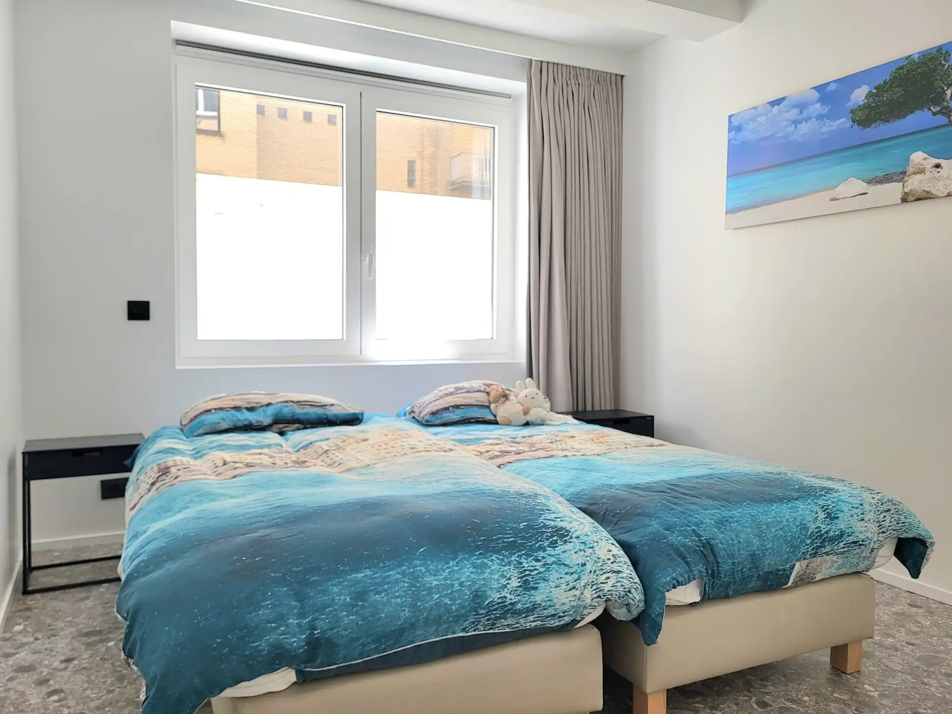Prachtig gerenoveerd 3 slaapkamer appartement op de Zeedijk van Oostduinkerke te koop foto 8