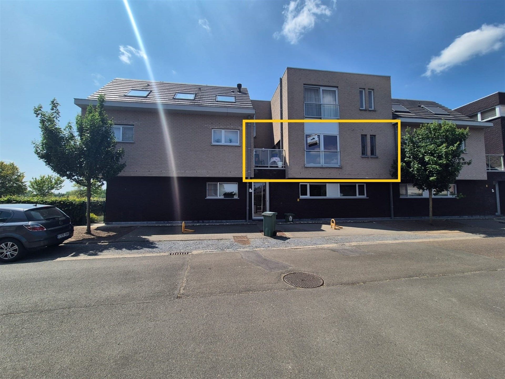 Rustig gelegen appartement met terras en garage.  foto {{pictureIndex}}