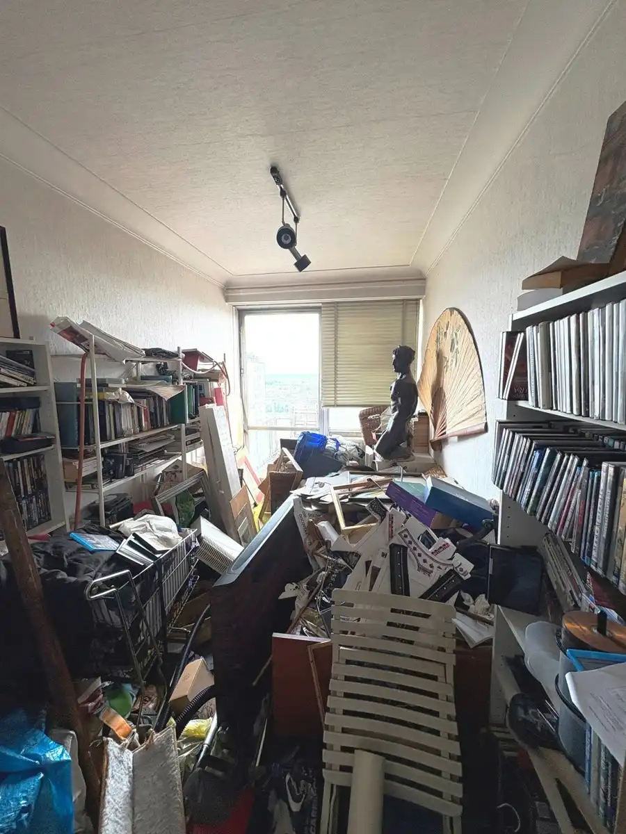 WSB-immo: Ruim, te renoveren appartement met 3 slaapkamers! foto 14