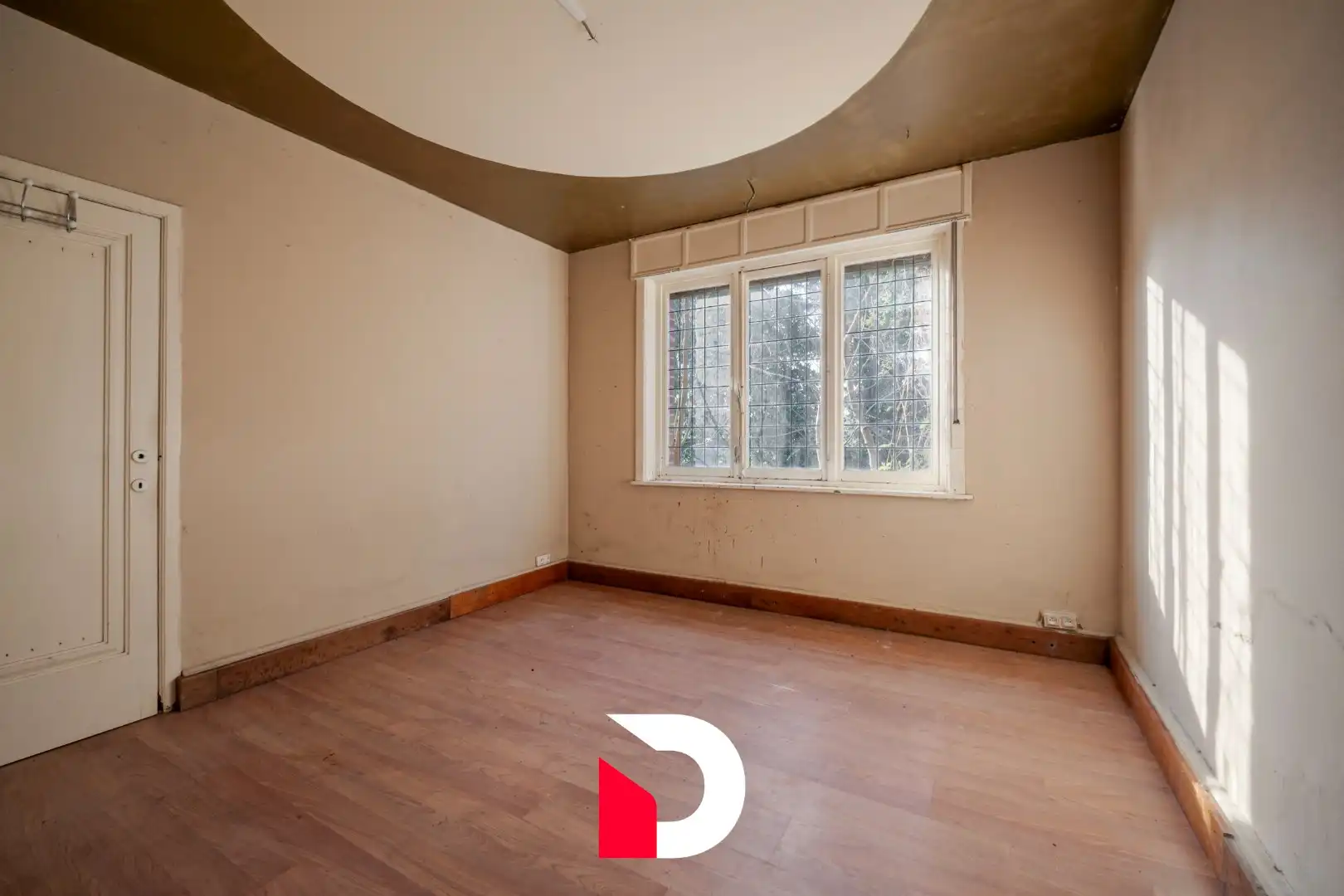 Uiterst charmante en te renoveren woning met weiland aan Merkenveld bos te Zedelgem  foto 16