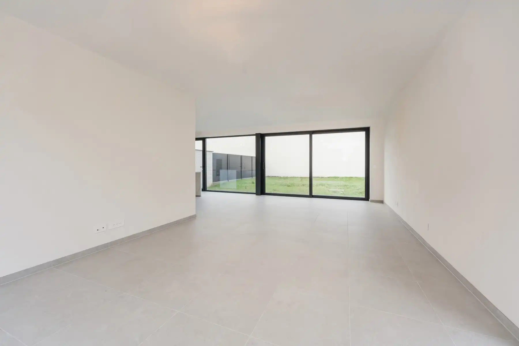 Moderne nieuwbouwwoning foto 3