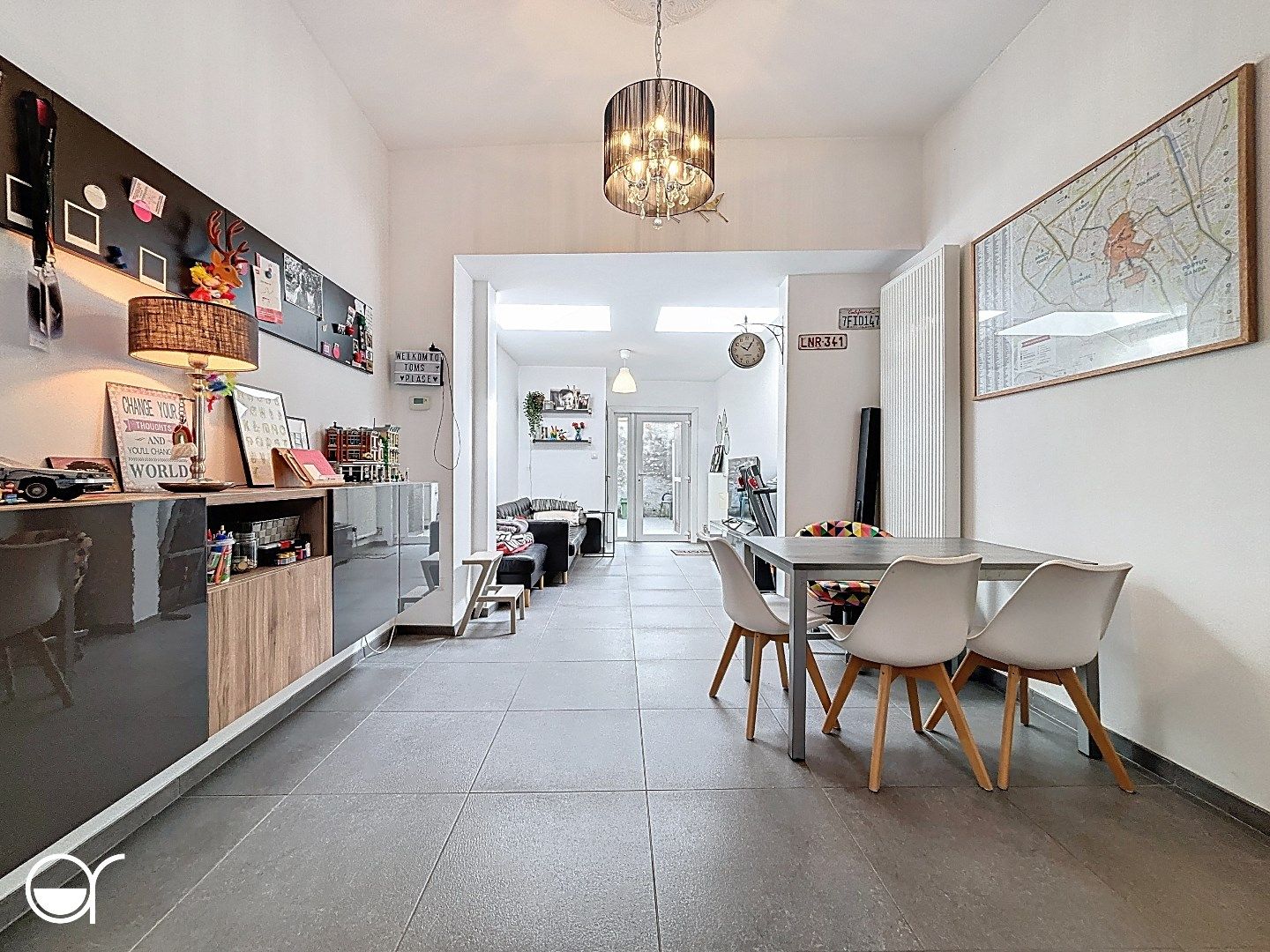 Rijwoning met terras en 3 slaapkamers foto 2