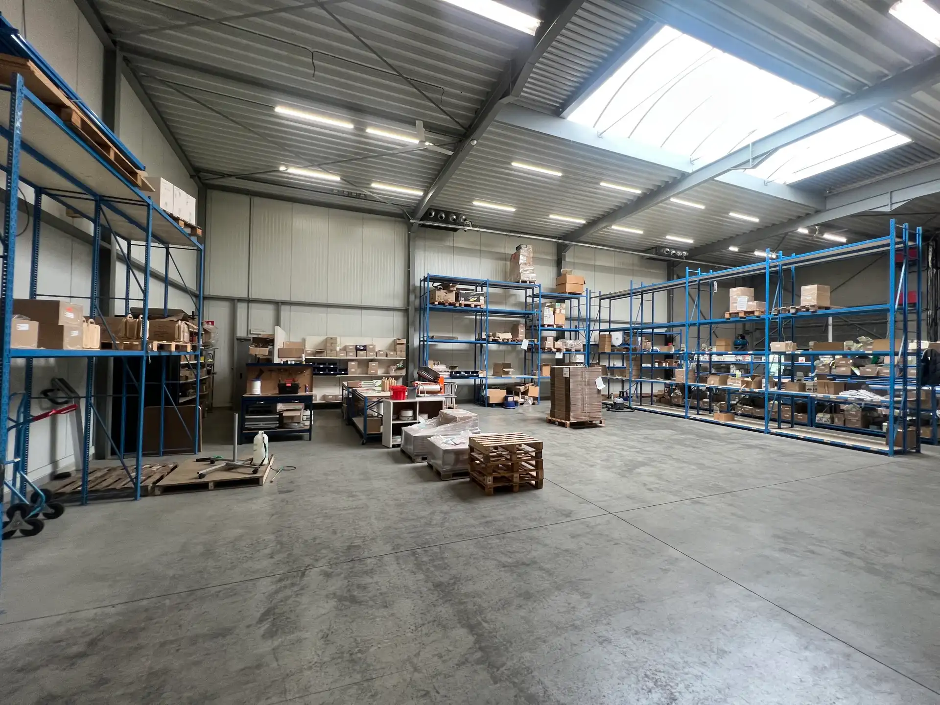 MULTIFUNCTIONEEL EN ENERGIEZUINIG BEDRIJFSGEBOUW  foto 16