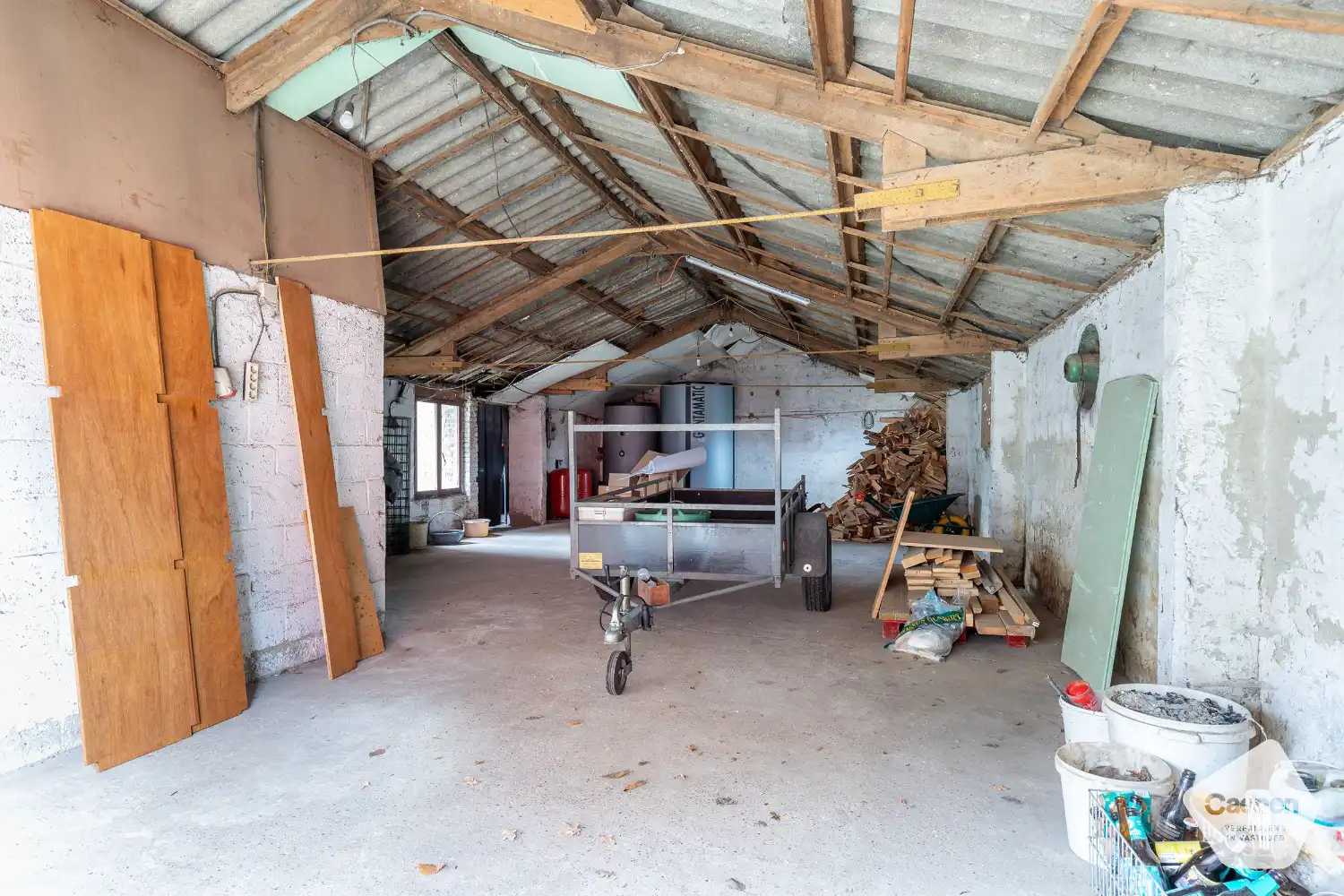 AUTHENTIEKE WONING op 3060&nbsp;m²&nbsp;in landelijke omgeving met 5 slaapkamers en 2 ruime bijgebouwen foto 22