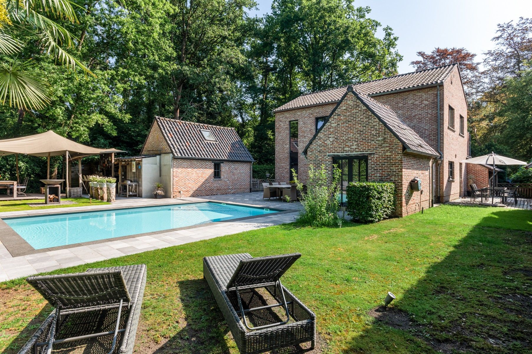 Hoofdfoto van de publicatie: IN OPTIE !! Charmante en ruime villa met zwembad