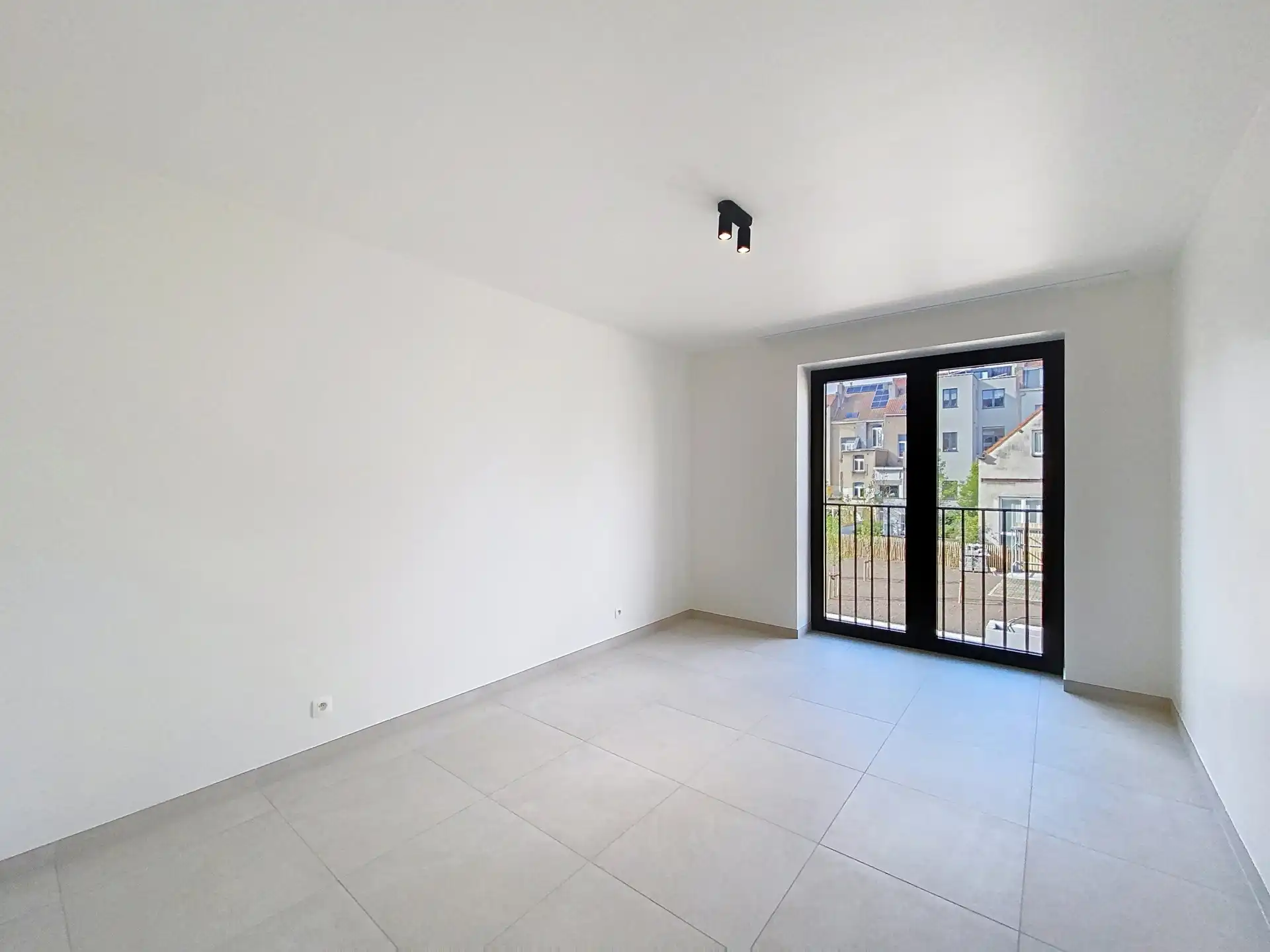 Nieuw huis met 3 slaapkamers en exterieur foto 17