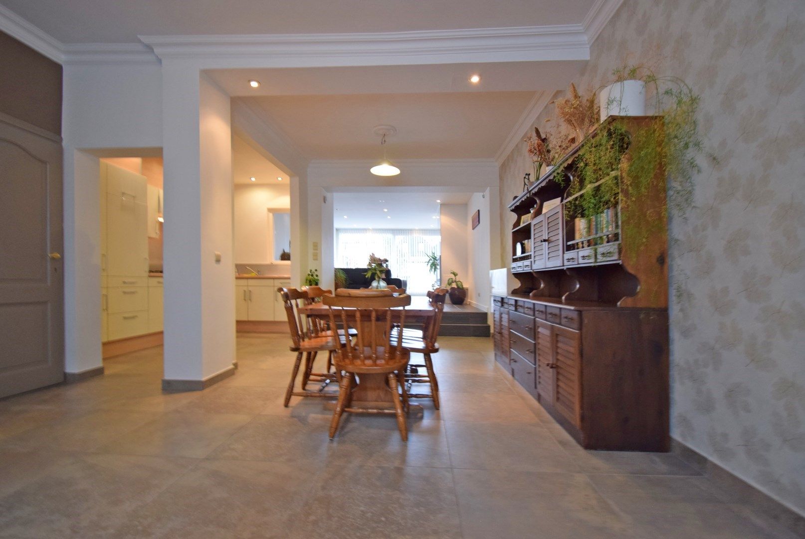 KARAKTERVOLLE WONING MET STADSTUIN foto 8
