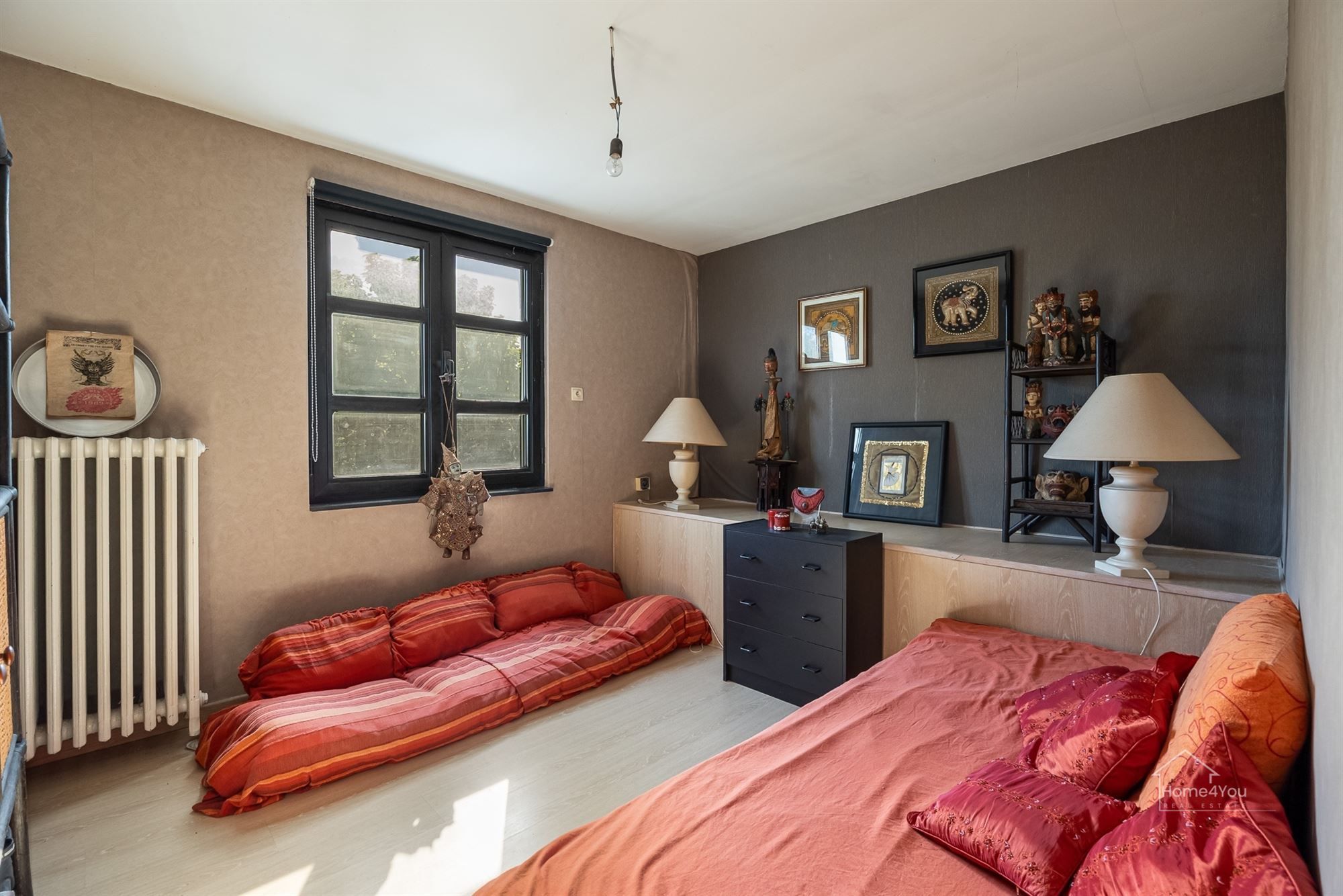 Zeer ruim herenhuis met zwembad foto 15