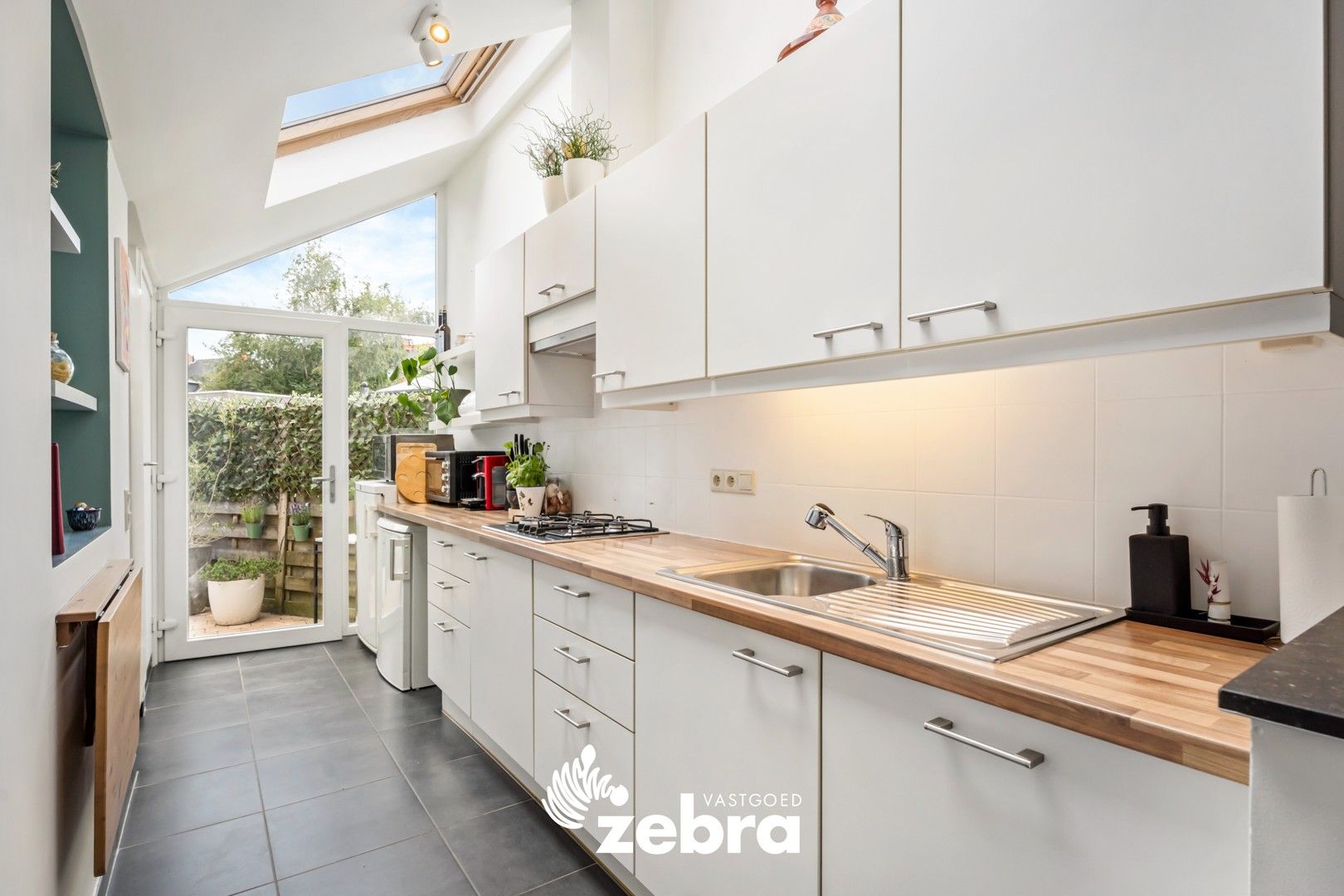 Instapklare en verzorgde woning nabij het centrum van Roeselare! foto 9