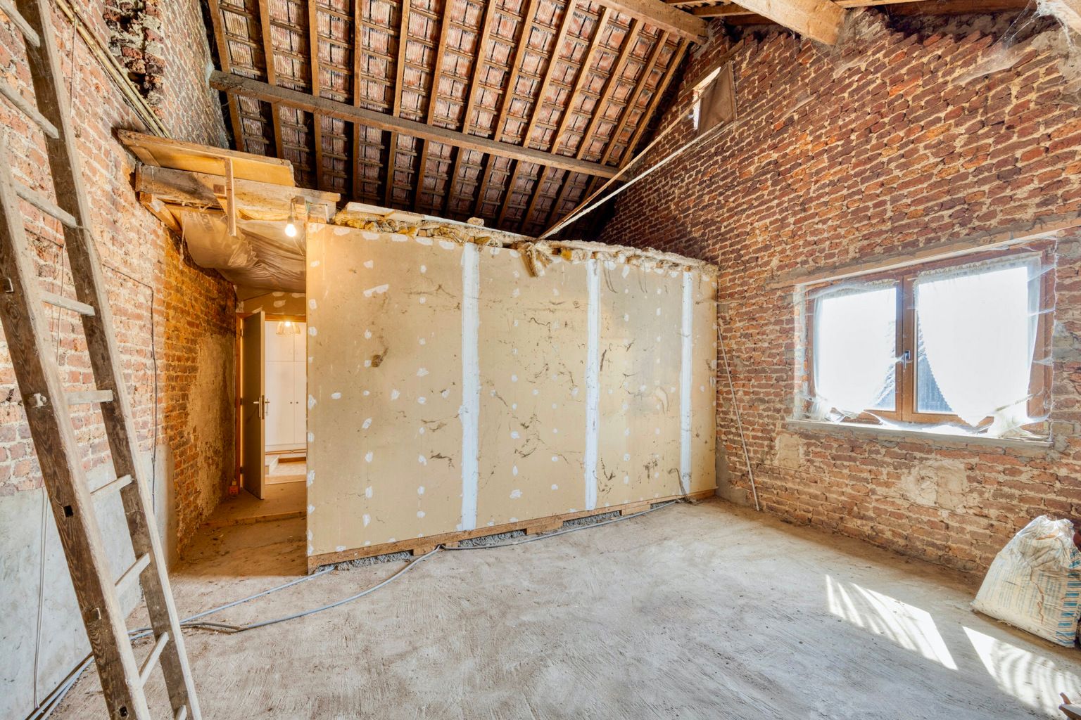 WONING MET NIET VERPACHTE WEILANDEN EN STALLINGEN foto 20