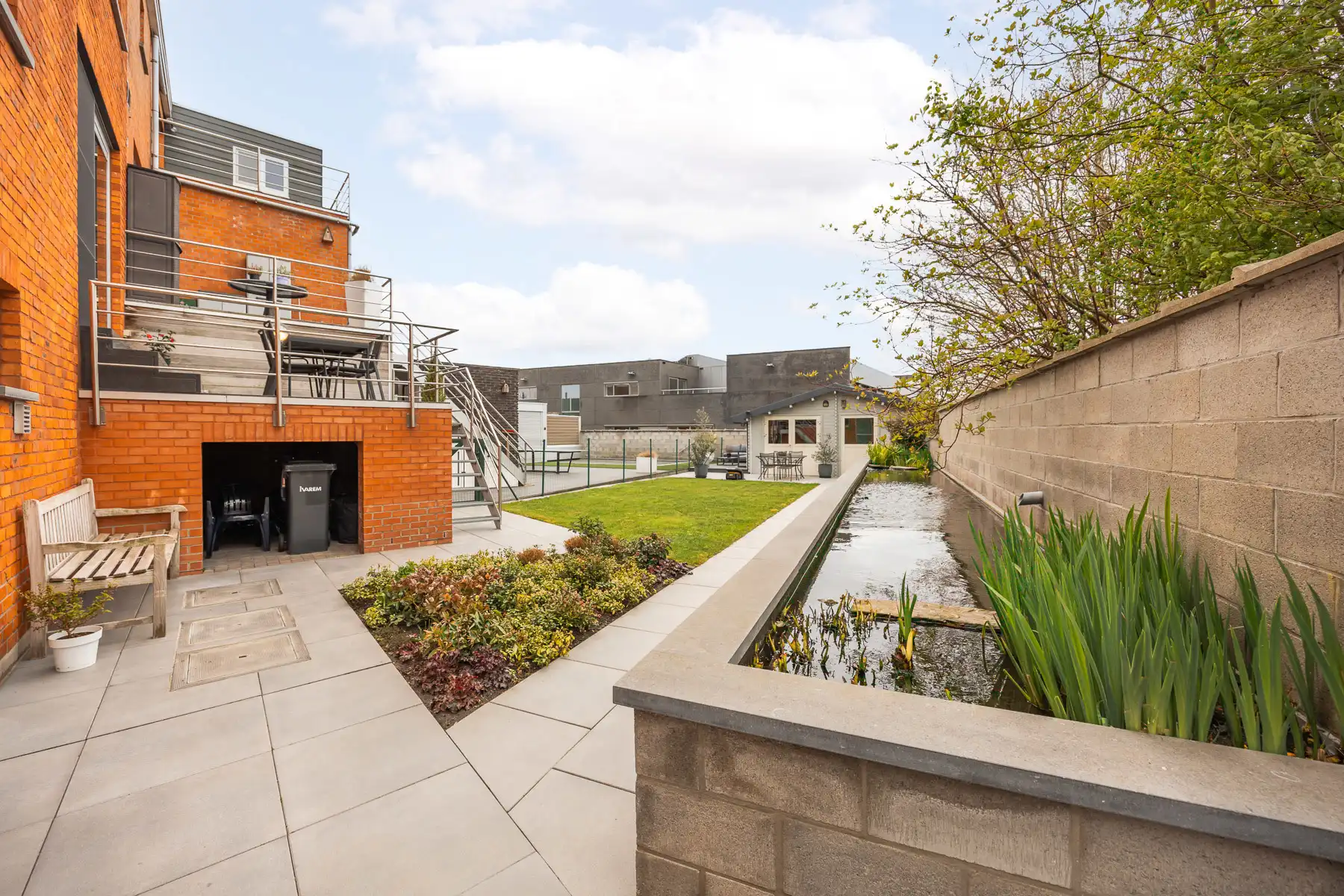 Ruime woning op centrale ligging met topafwerking foto 25