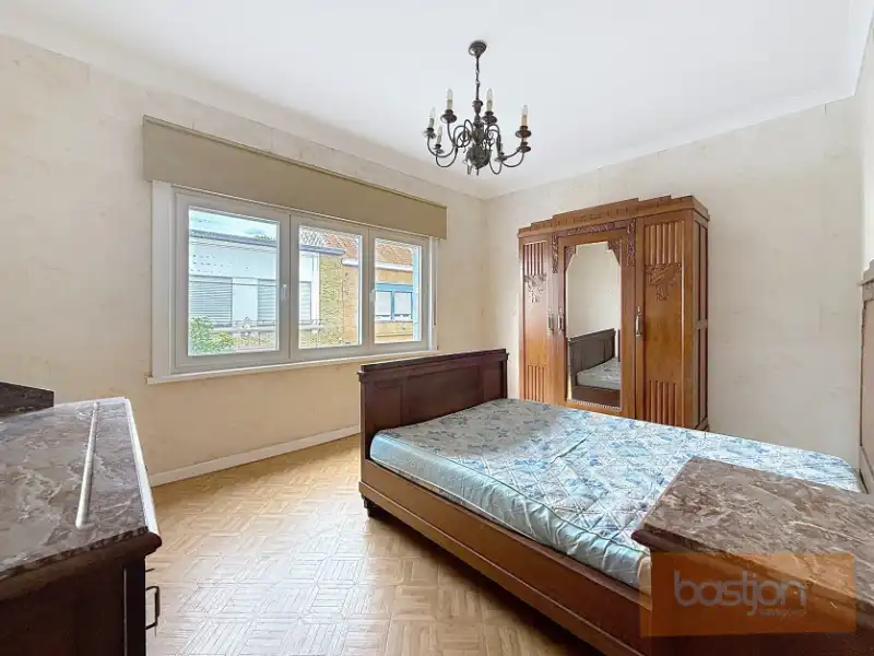 Te renoveren woning met tal van mogelijkheden in hartje Marke foto 17