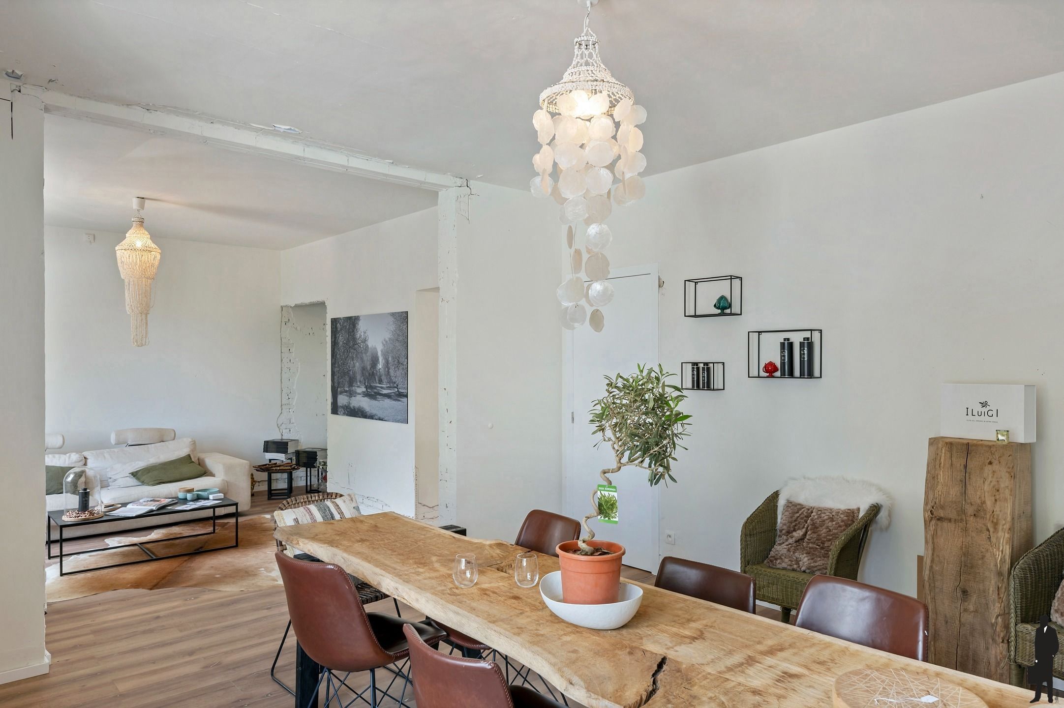 Gerenoveerd opbrengsteigendom: handelsruimte, duplex, studio foto 7