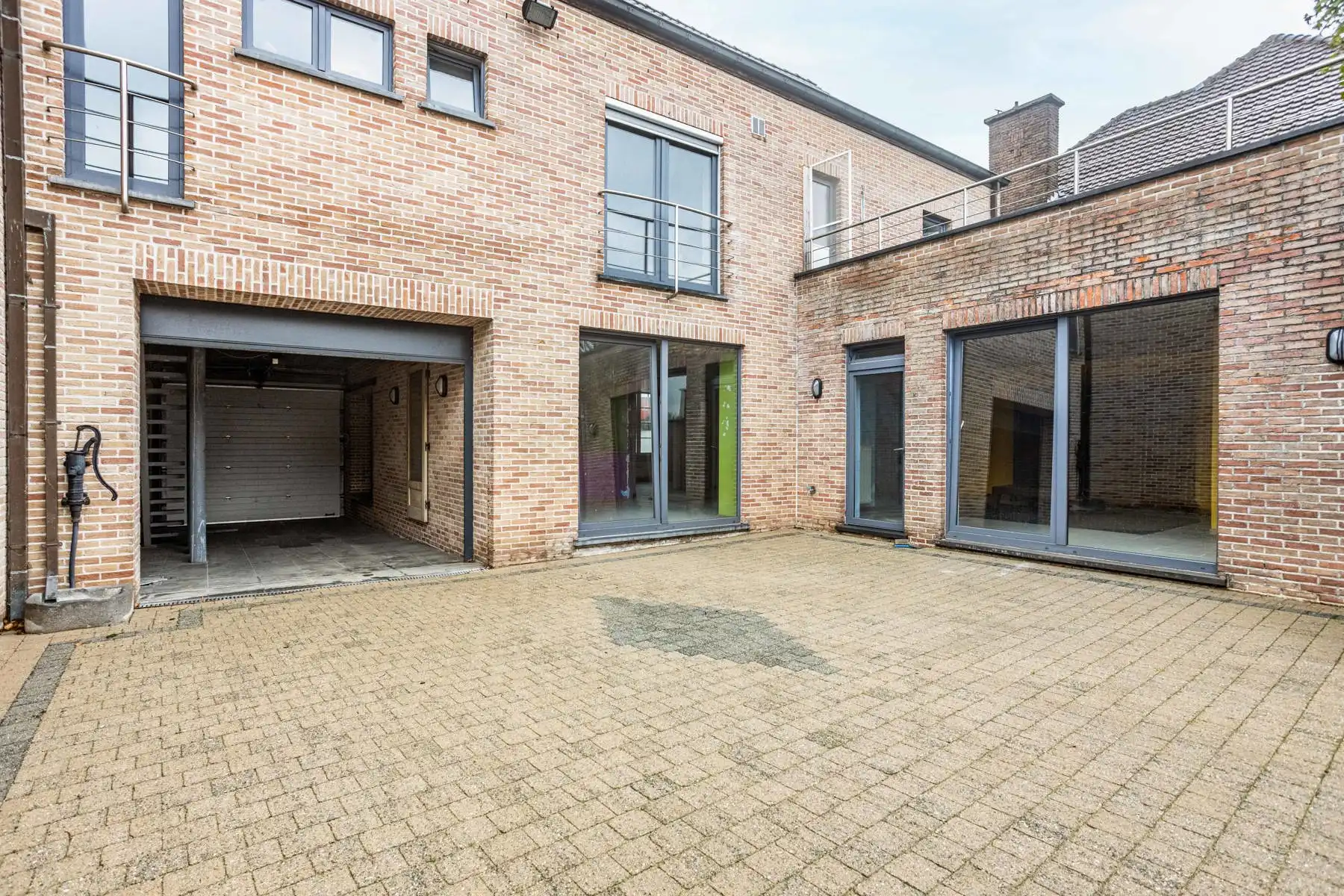 Polyvalente woning met tuin:  momenteel 2 appartementen garage en groot magazijn! foto 34