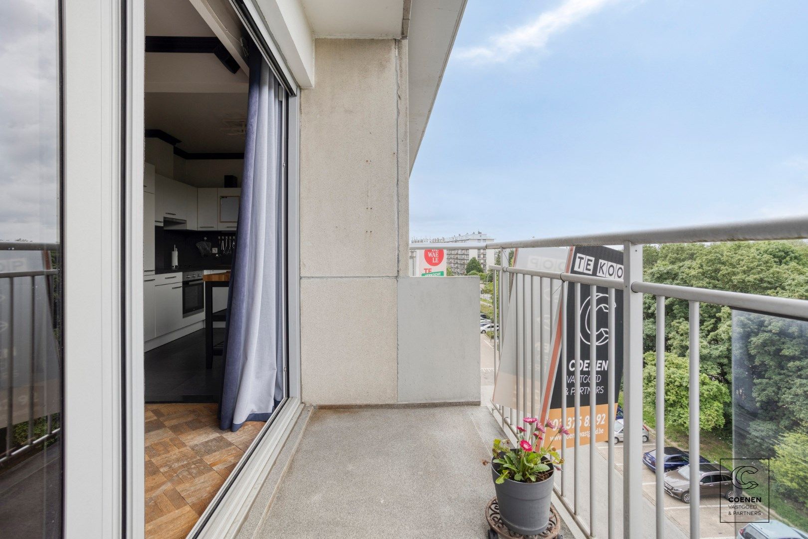 Ruim gerenoveerd appartement van 97 m² met twee slaapkamers te Merksem! foto 18