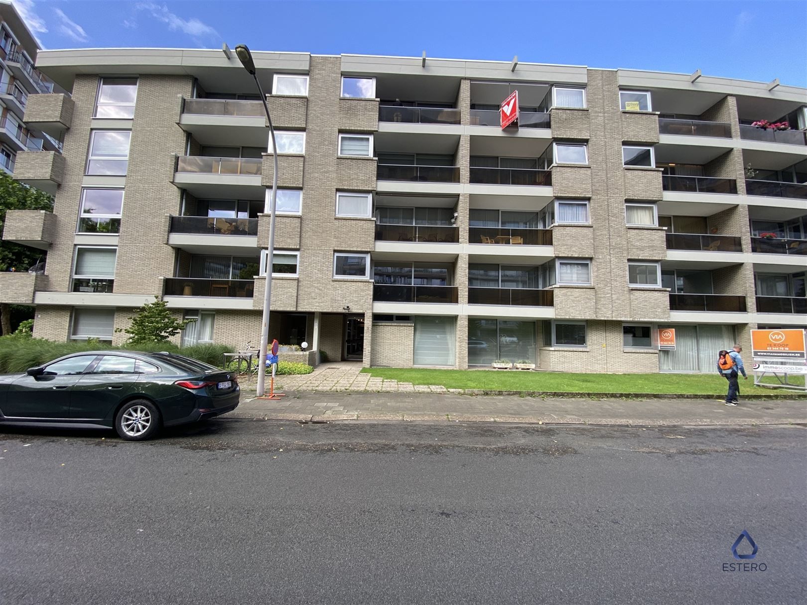 Ruim 2 slaapkamerappartement te Berchem foto {{pictureIndex}}