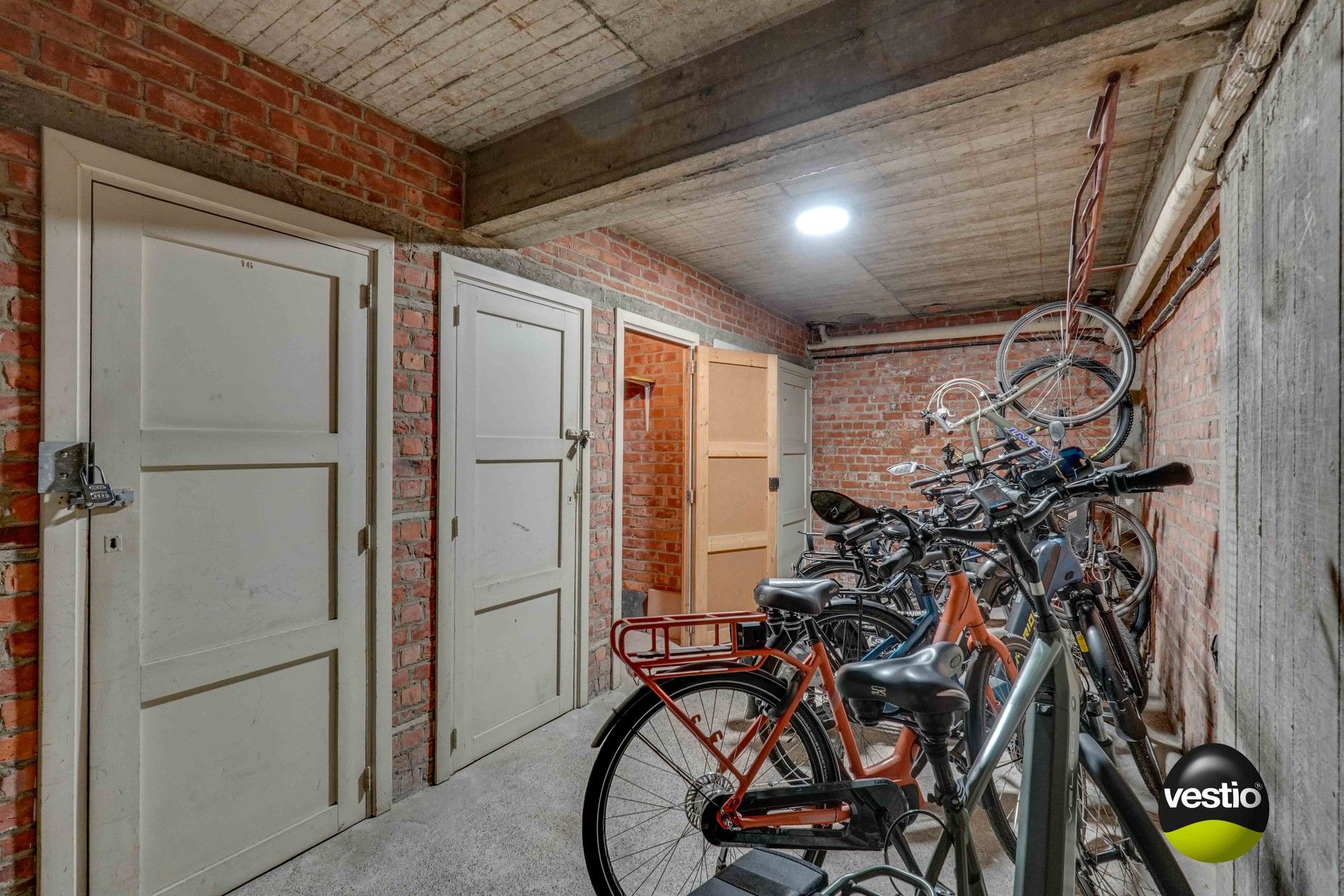RUIM APPARTEMENT MET PRACHTIG UITZICHT IN GENK-CENTRUM foto 21