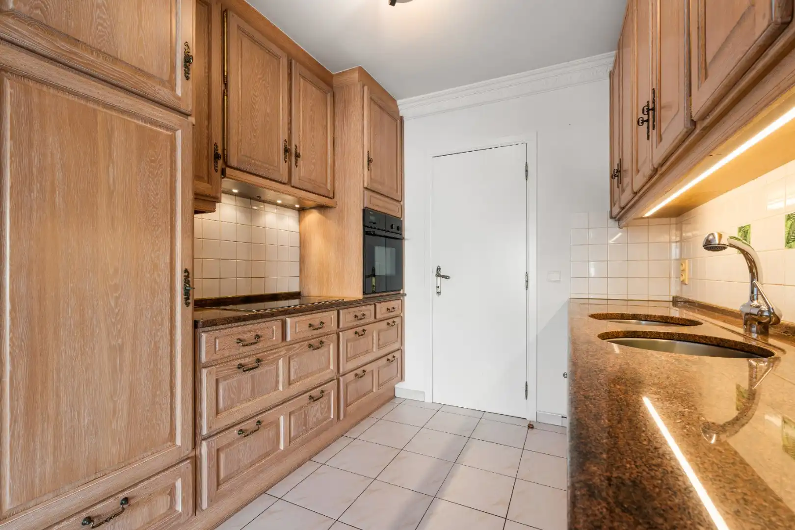 CENTRAAL RUIM  ZONGERICHT WOONAPPARTEMENT OP 100 METER VAN DE ZEEDIJK foto 13