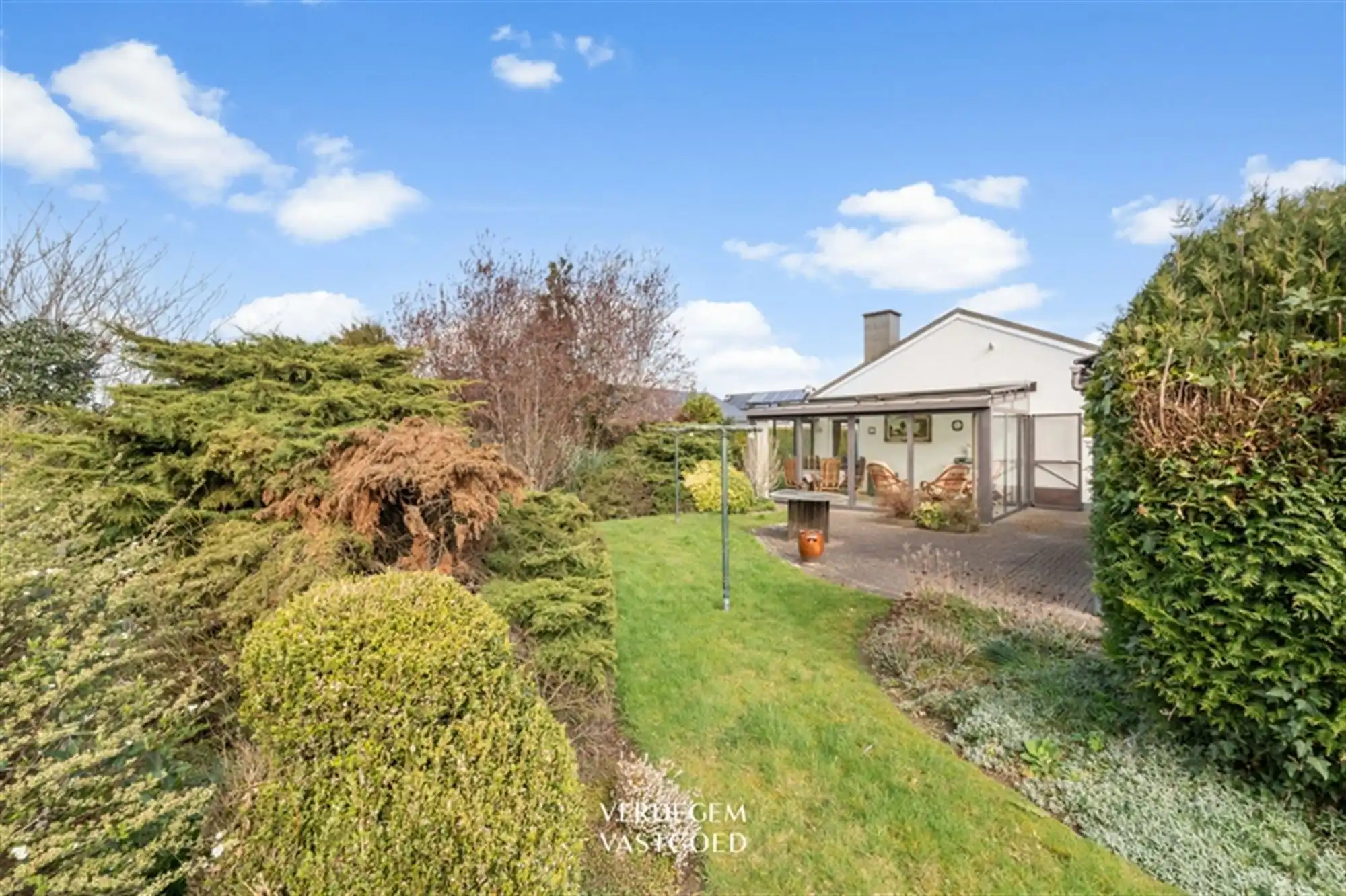 Fijne bungalow met 3 slaapkamers, zonnige tuin en dubbele garage foto 18