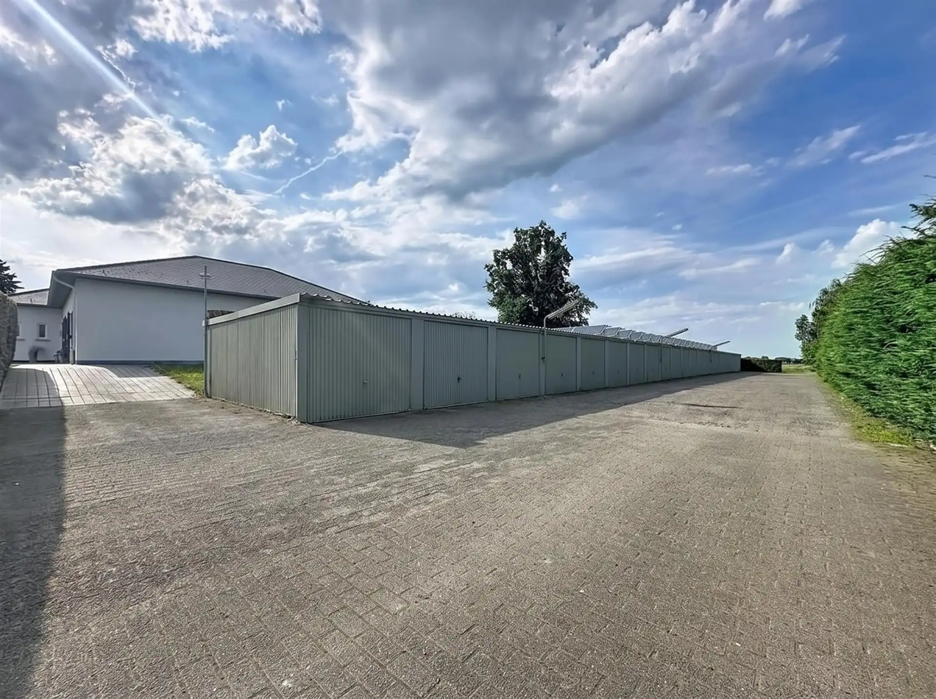 Prachtige open bebouwing met 4 slaapkamers op perceel van 4500m² in Sint-Niklaas. foto 25