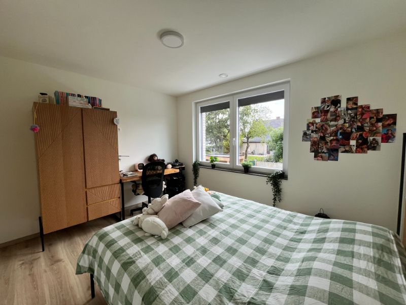 Nieuwbouwwoning met 4 slaapkamers en zonnepanelen foto 17