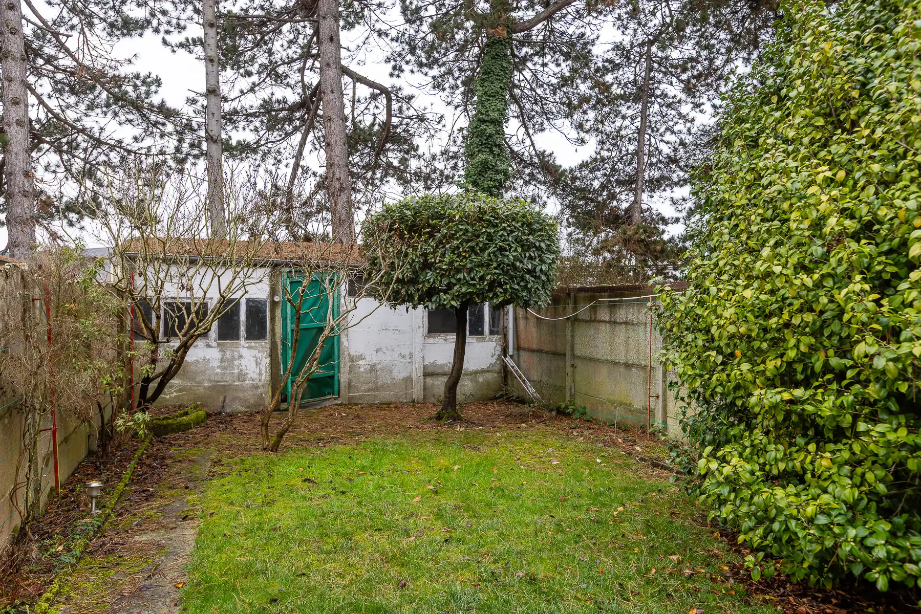 Gezinswoning met tuin, terras en garage foto 22