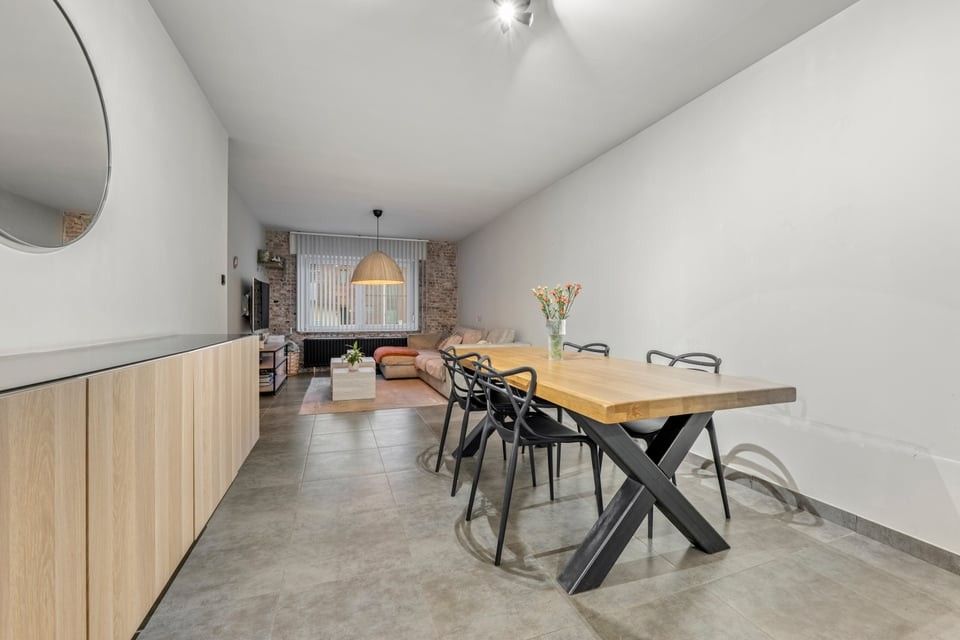 INSTAPKLARE GEZINSWONING MET 4 SLAAPKAMERS EN ZONNIGE TUIN OP TOPLOCATIE foto 6