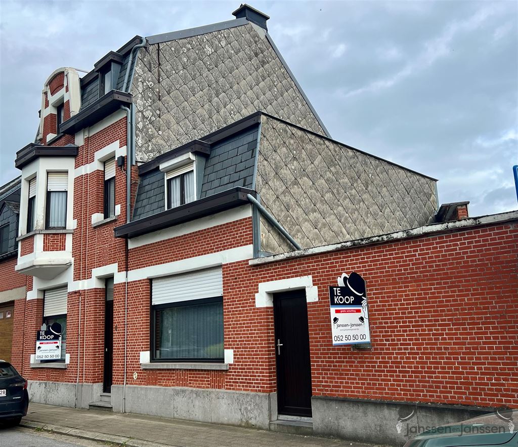 Karaktervolle burgerwoning 5 slpk mogelijk met tuin foto 1