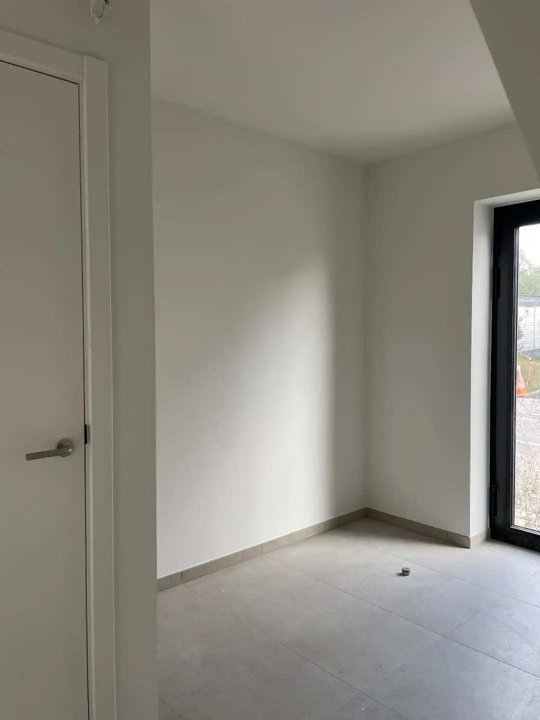 Zeer ruime moderne halfopen nieuwbouwwoning met tuin/terras en garage foto 20