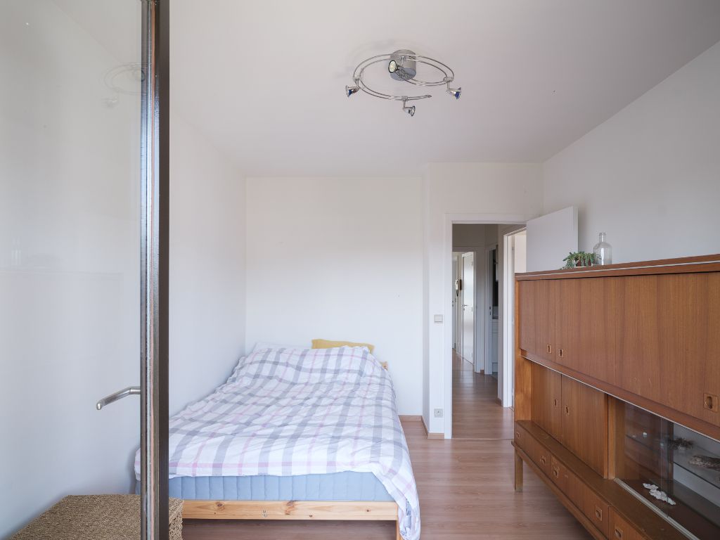 Licht op te frissen penthouse met 4 slaapkamers, meerdere zonneterrassen en een adembenemend uitzicht over de Leie en de Bijloke. Aankoop staanplaats. foto 18