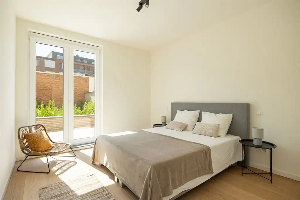 Gelijkvloers app met 3 slpk en tuin foto 7