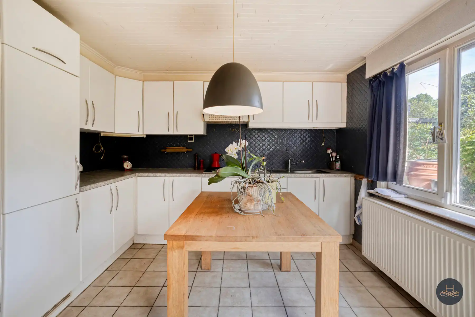 Landelijke laagbouw woning met mooie tuin foto 18