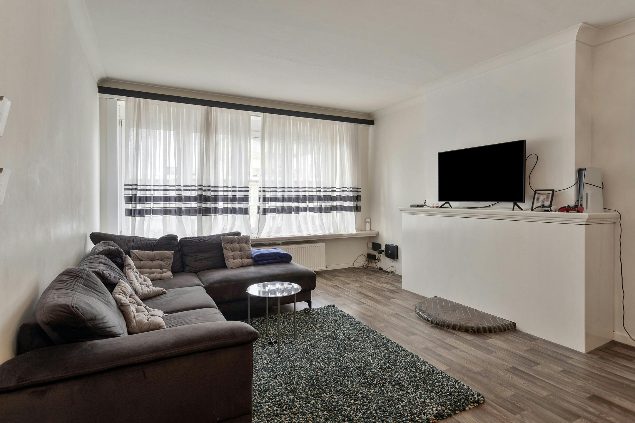 Appartement met 2 slaapkamers en ruim terras te Deurne! foto 3