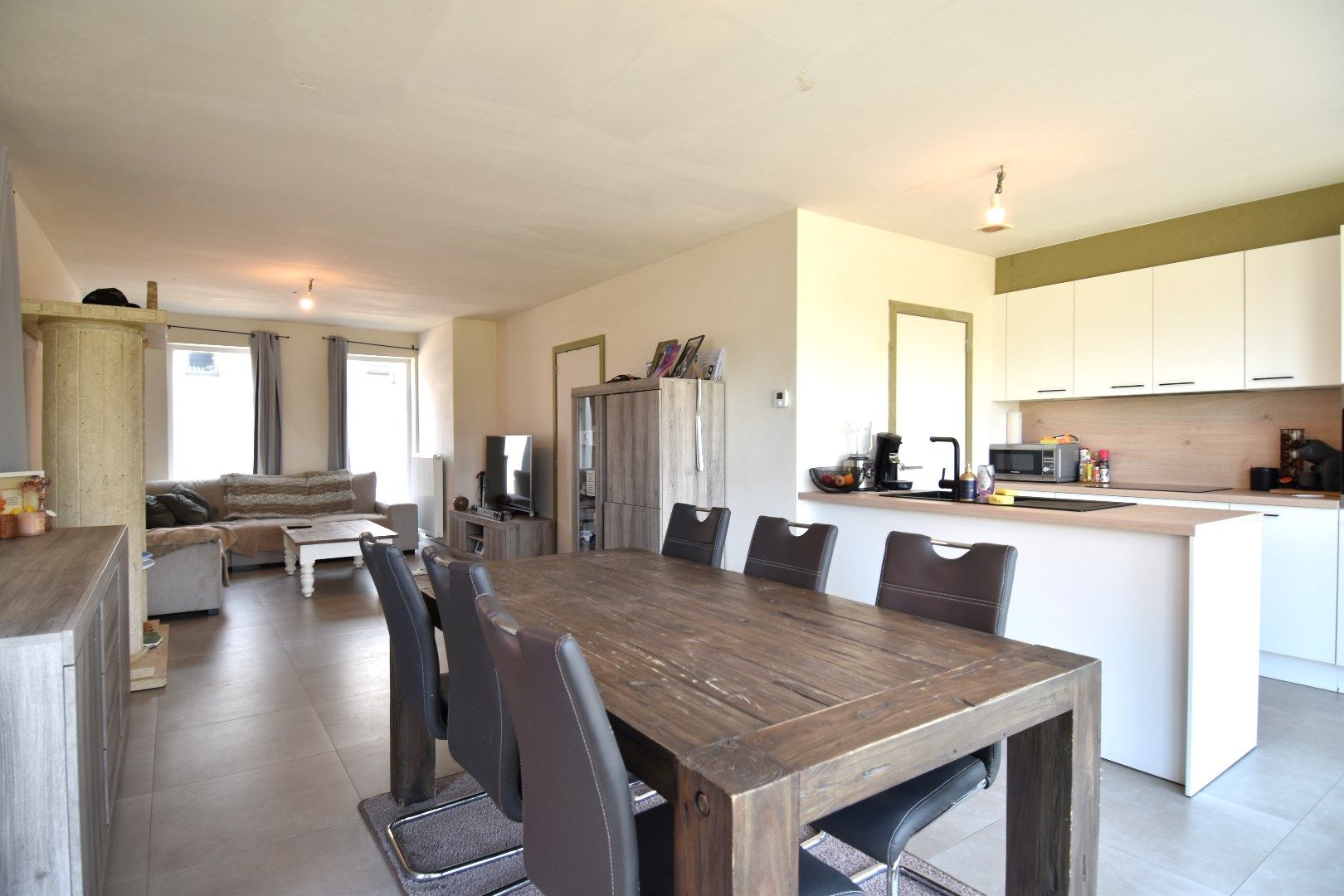 Nieuwbouwwoning met 3 slaapkamers en carport gelegen in een kindvriendelijke wijk te Heule foto 4