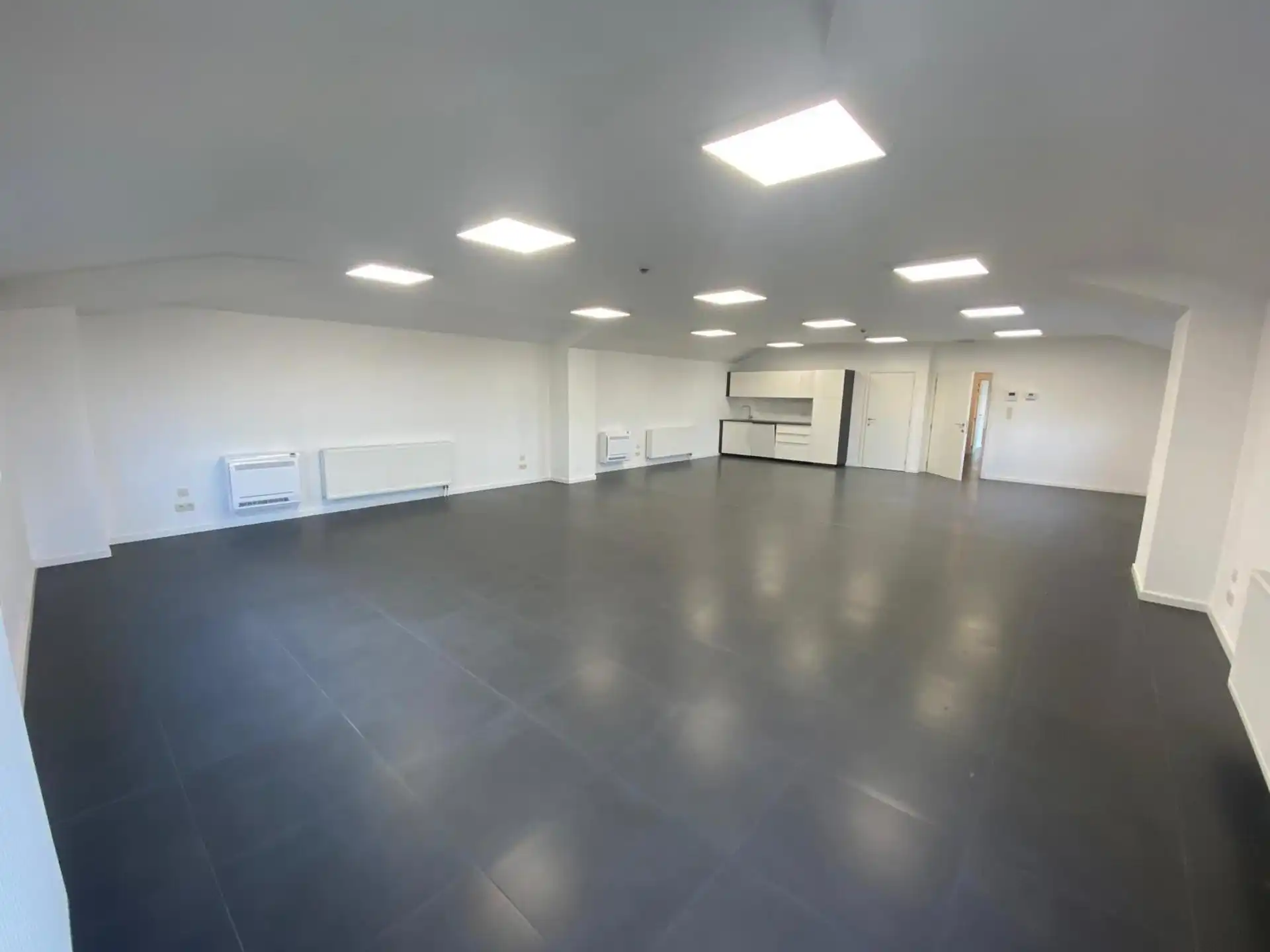 Gerenoveerd kantoor 251 m² te huur in Temse  foto 12