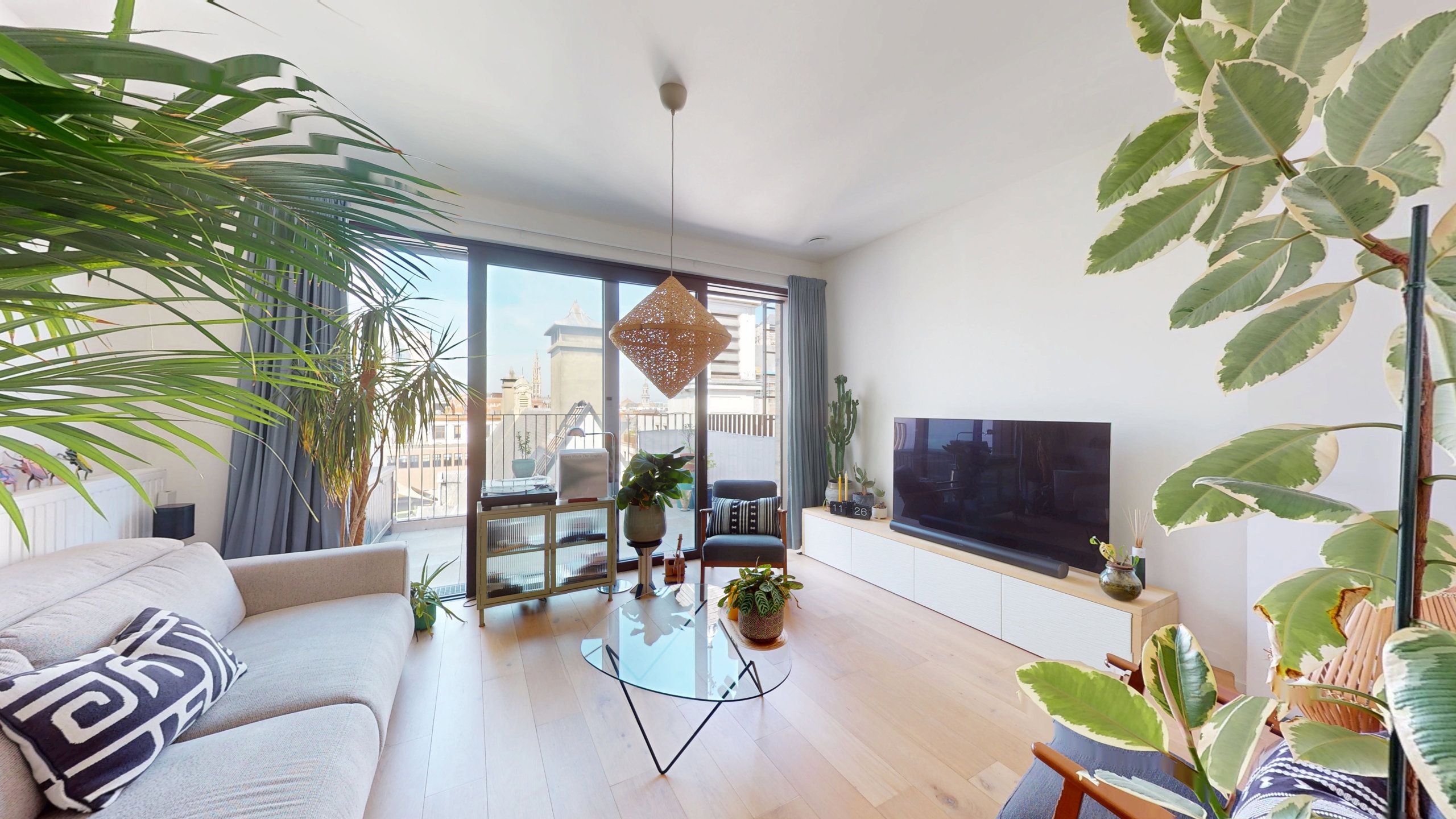 ANTWERPEN -CENTRUM - Appartement in het hart van de Stad foto {{pictureIndex}}