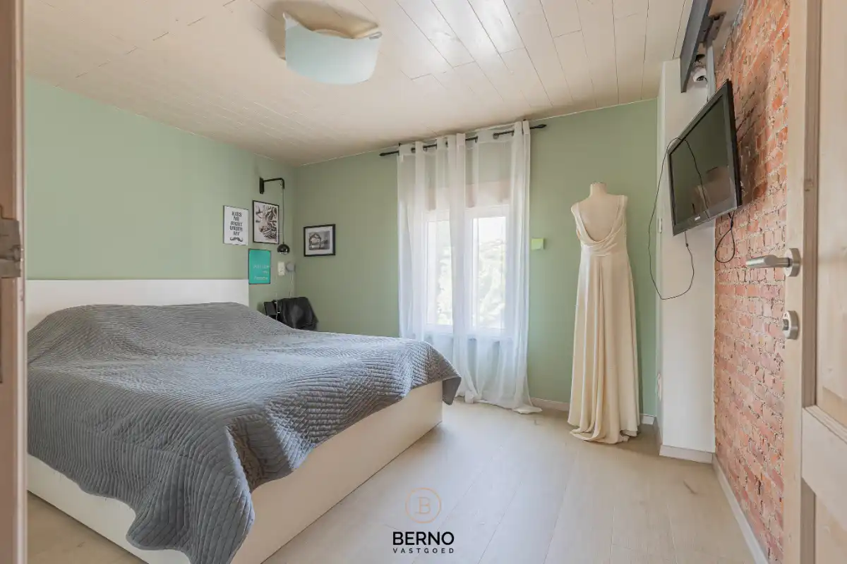 Instapklare gezinswoning op een perceel van 840 m² (weide van 1718m2) foto 12