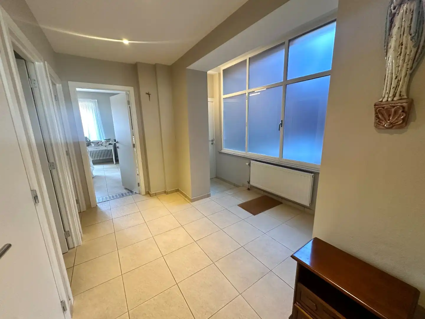 Zeer ruim (167m²) app.1°verd. gelegen in het stadscentrum. foto 5