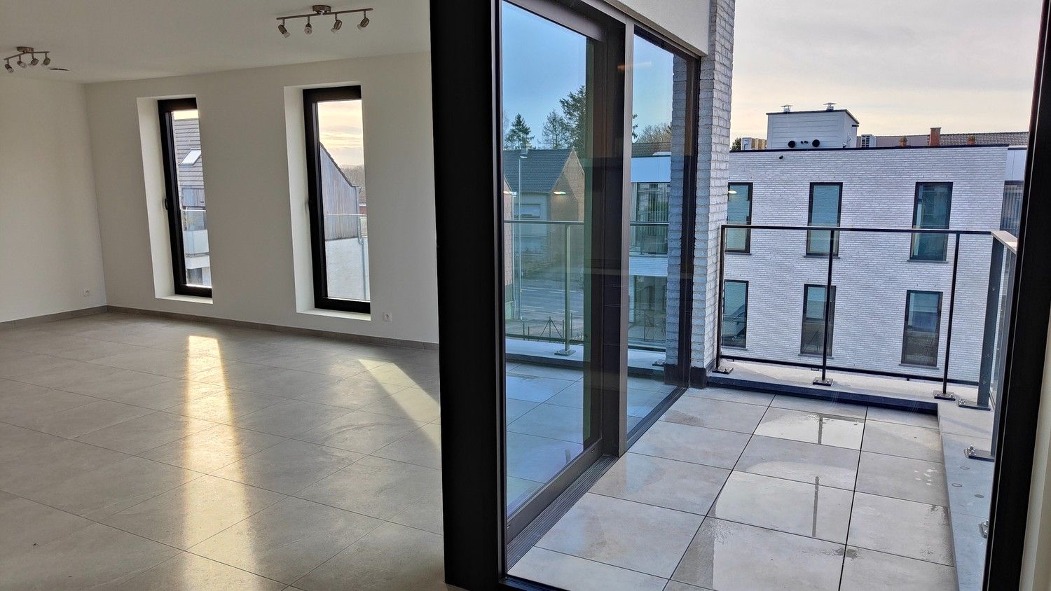 Recent appartement met 2 slpks en terras + garage foto 8