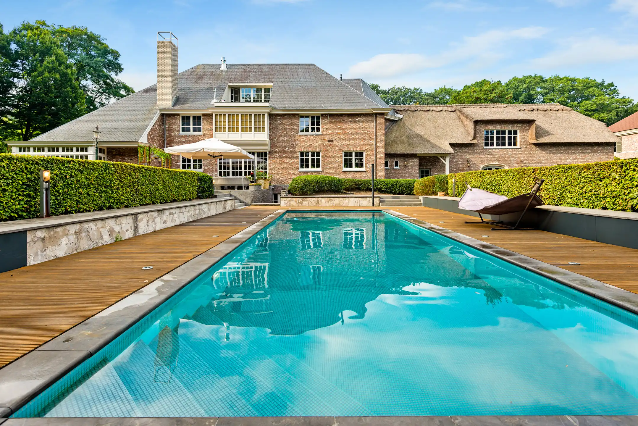 Exclusieve villa met zwembad op een perceel van 6.420 m² foto 38