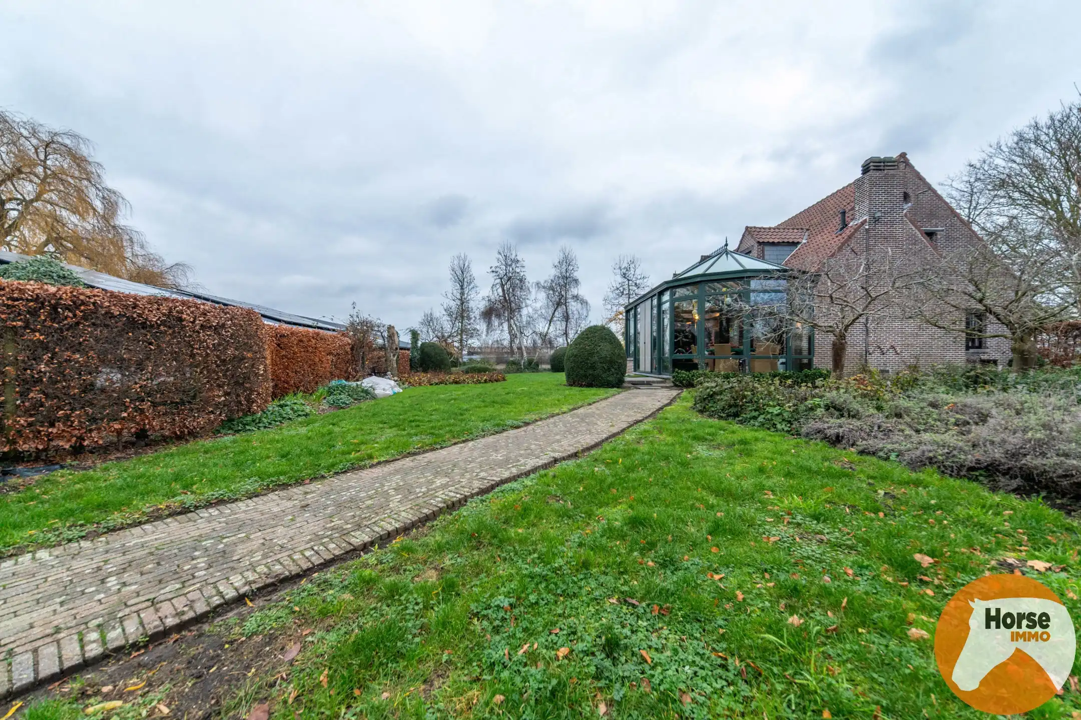 SCHELLE - Centraal gelegen ruime woning met loods en weides  foto 5